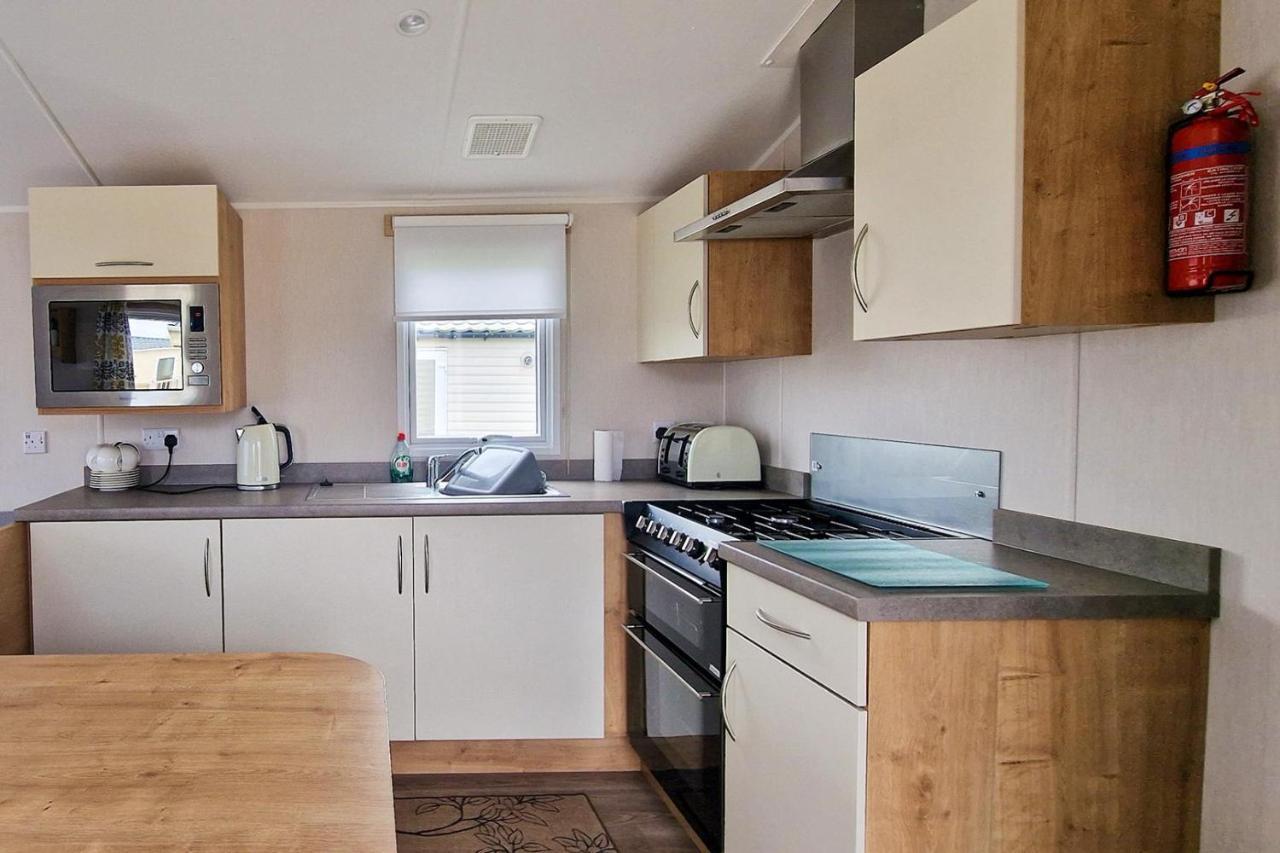 Campsite Lovely Caravan Nearby The Beach In Hunstanton, Norfolk Ref 23071c Hunstanton