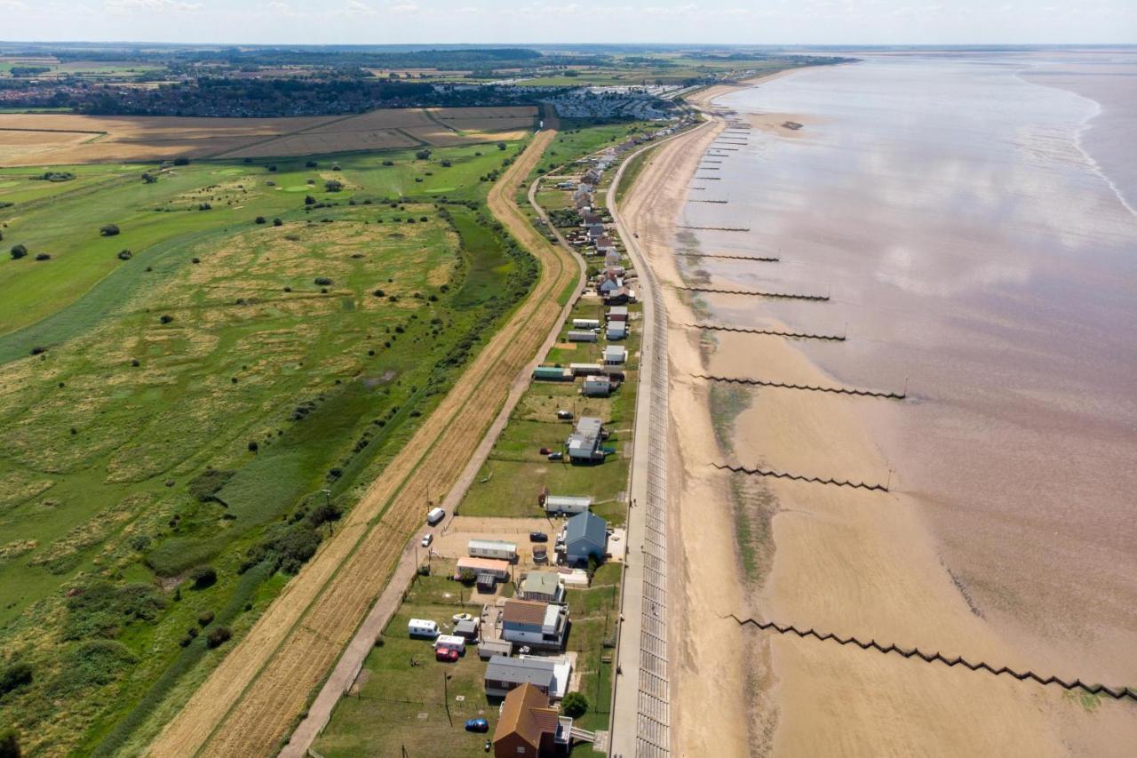 8 Berth Caravan By The Beautiful Of In Norfolk Ref 23006w Campsite Hunstanton