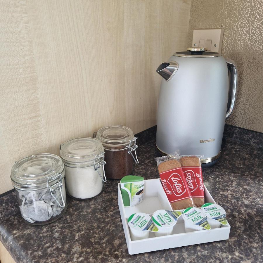 Modern 6 Berth Static Caravan,