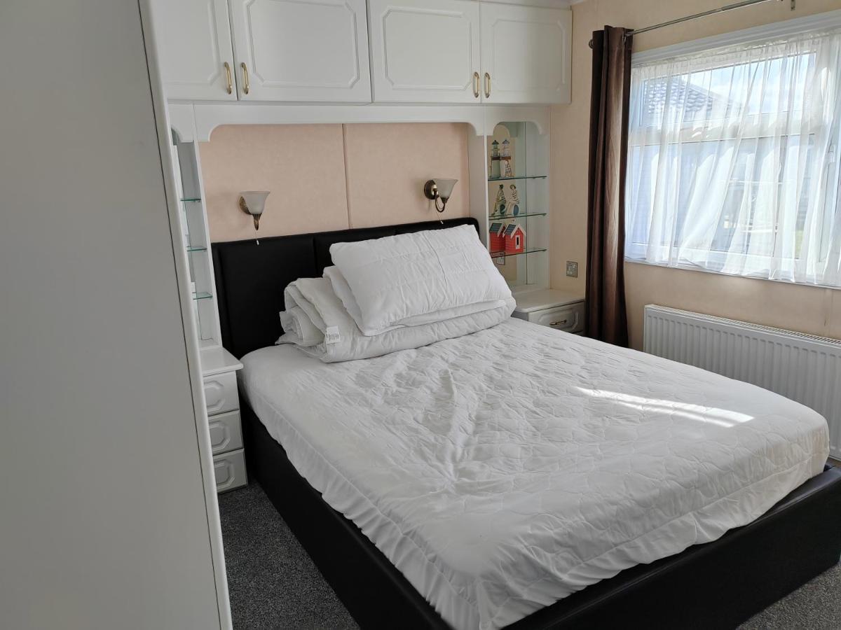 Campsite Dog Friendly 8 Berth Lodge, 600 Yard's From The In *