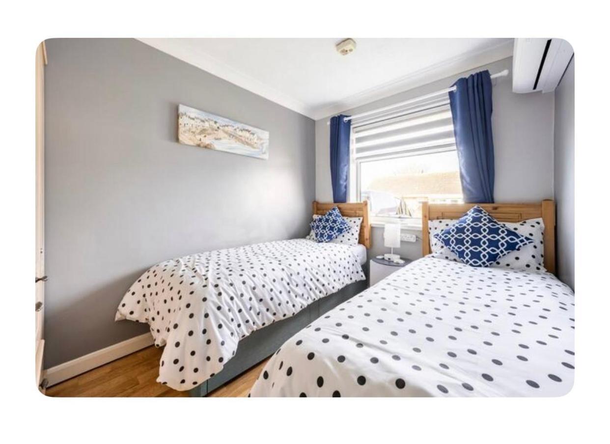 The Phoenix By The Sea- 2 Bedroom Flat In Hunny