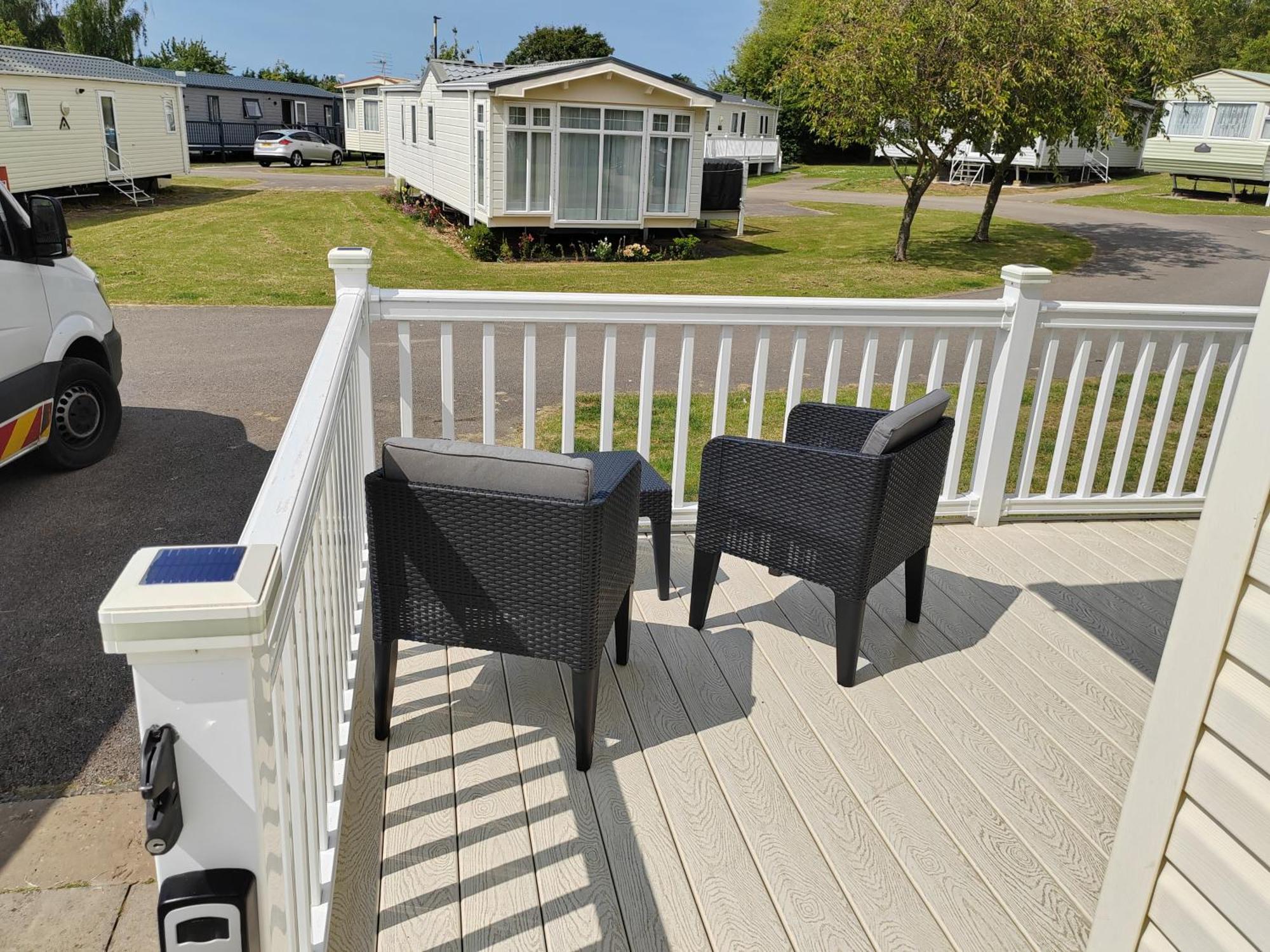 Dog Friendly 8 Berth Lodge, 600 Yard's From The In * Hunstanton
