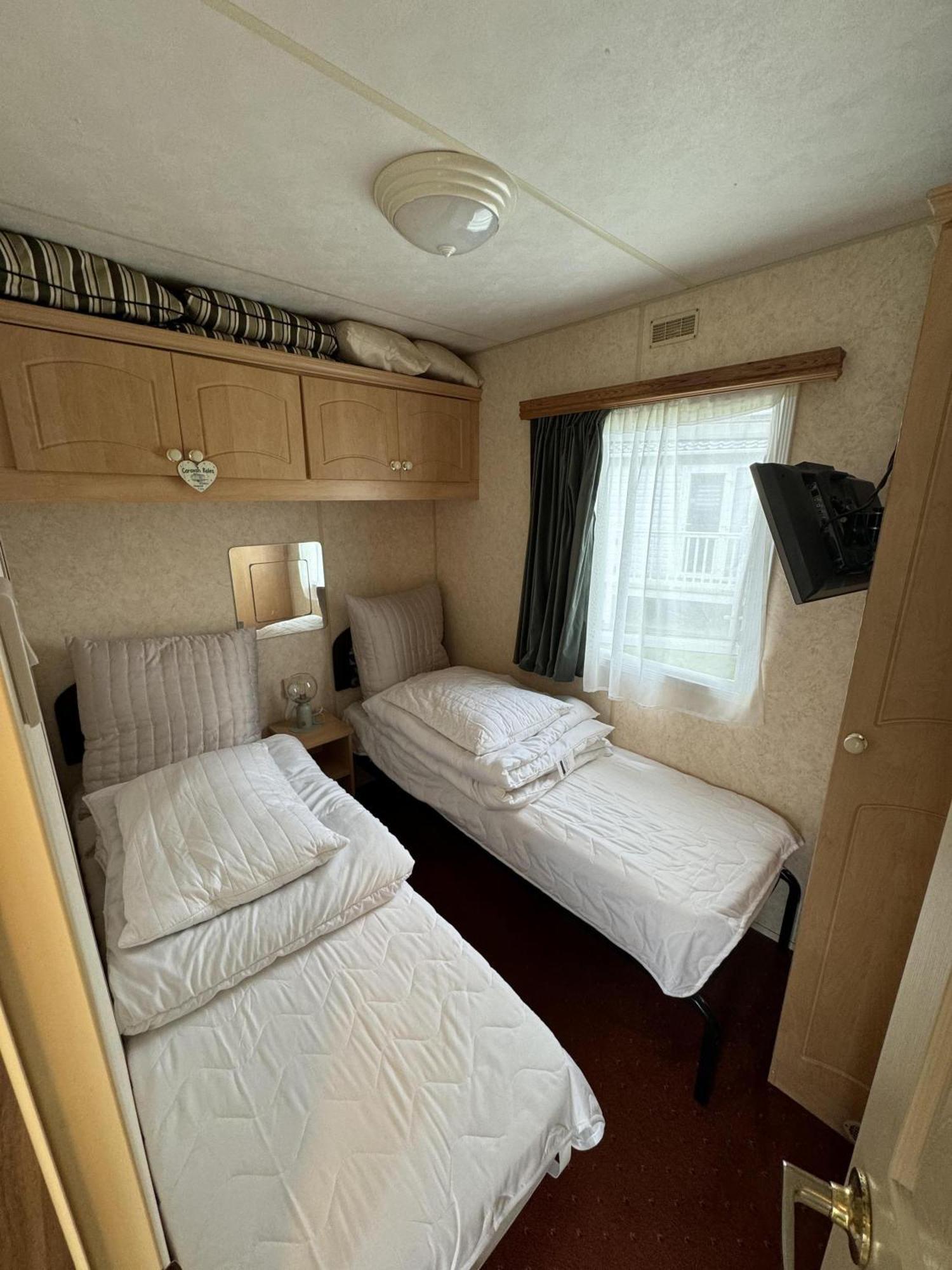 Campsite Lovely Caravan For Hire With Large Decking Area In Ref 23218k
