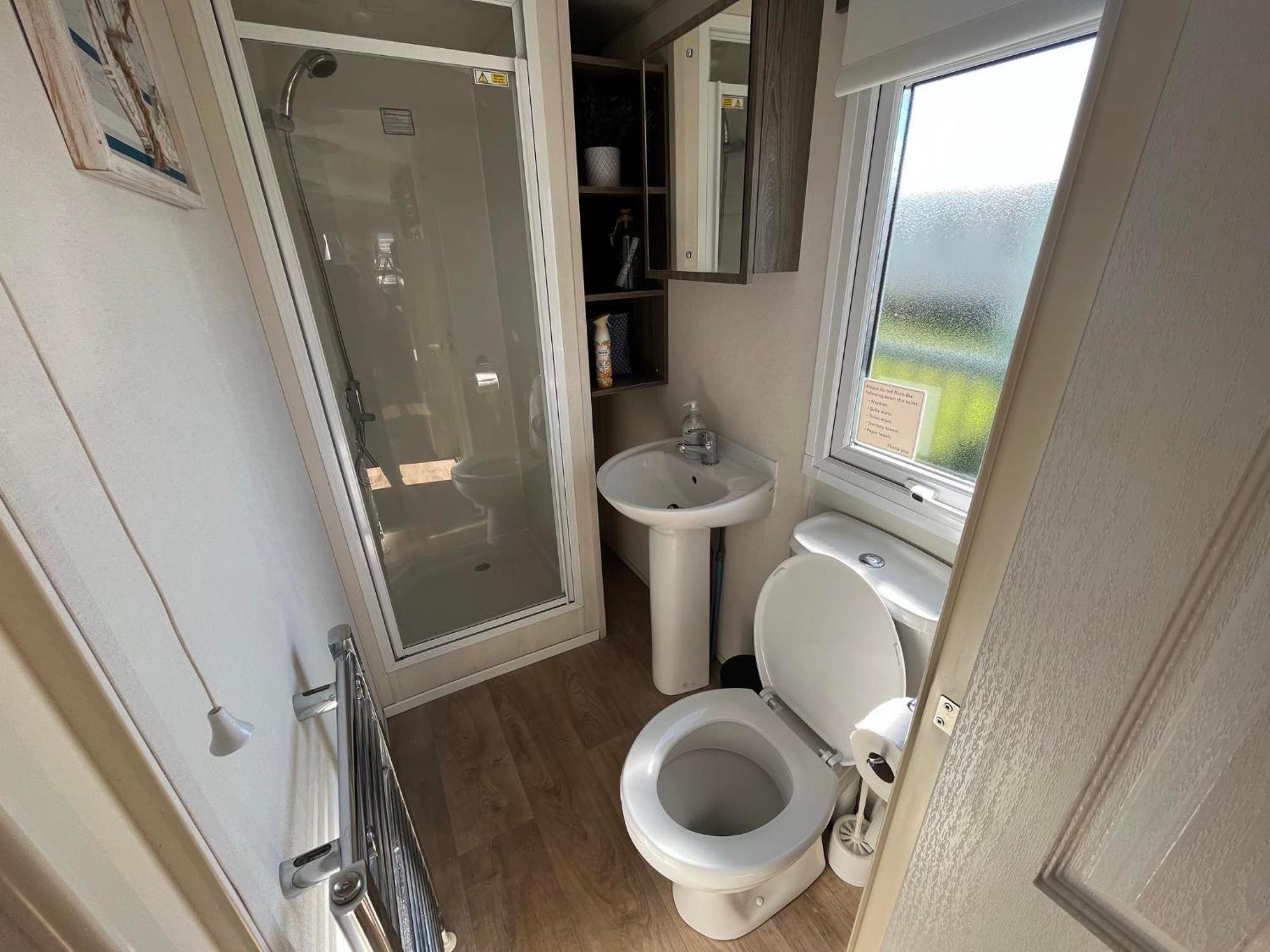 2 Bed Caravan Pets Go Free At Heacham *