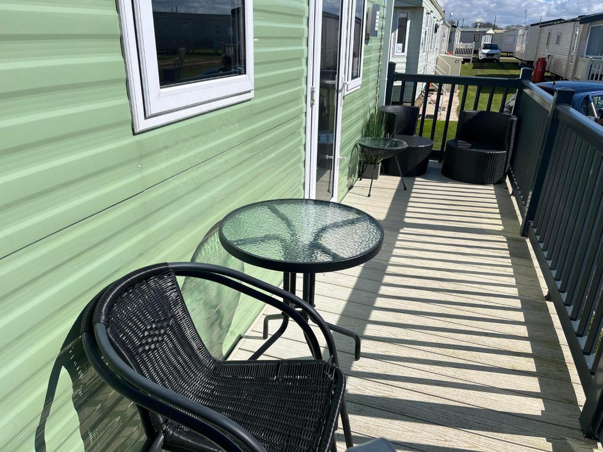2 Bed Caravan Pets Go Free At Heacham Chalet *