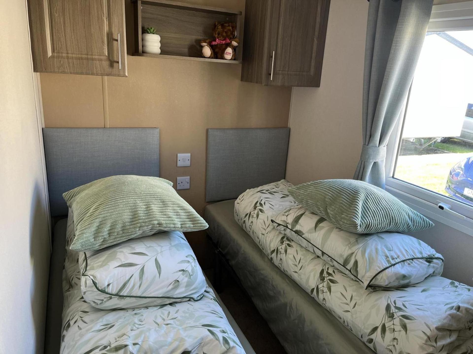 2 Bed Caravan Pets Go Free At Heacham *