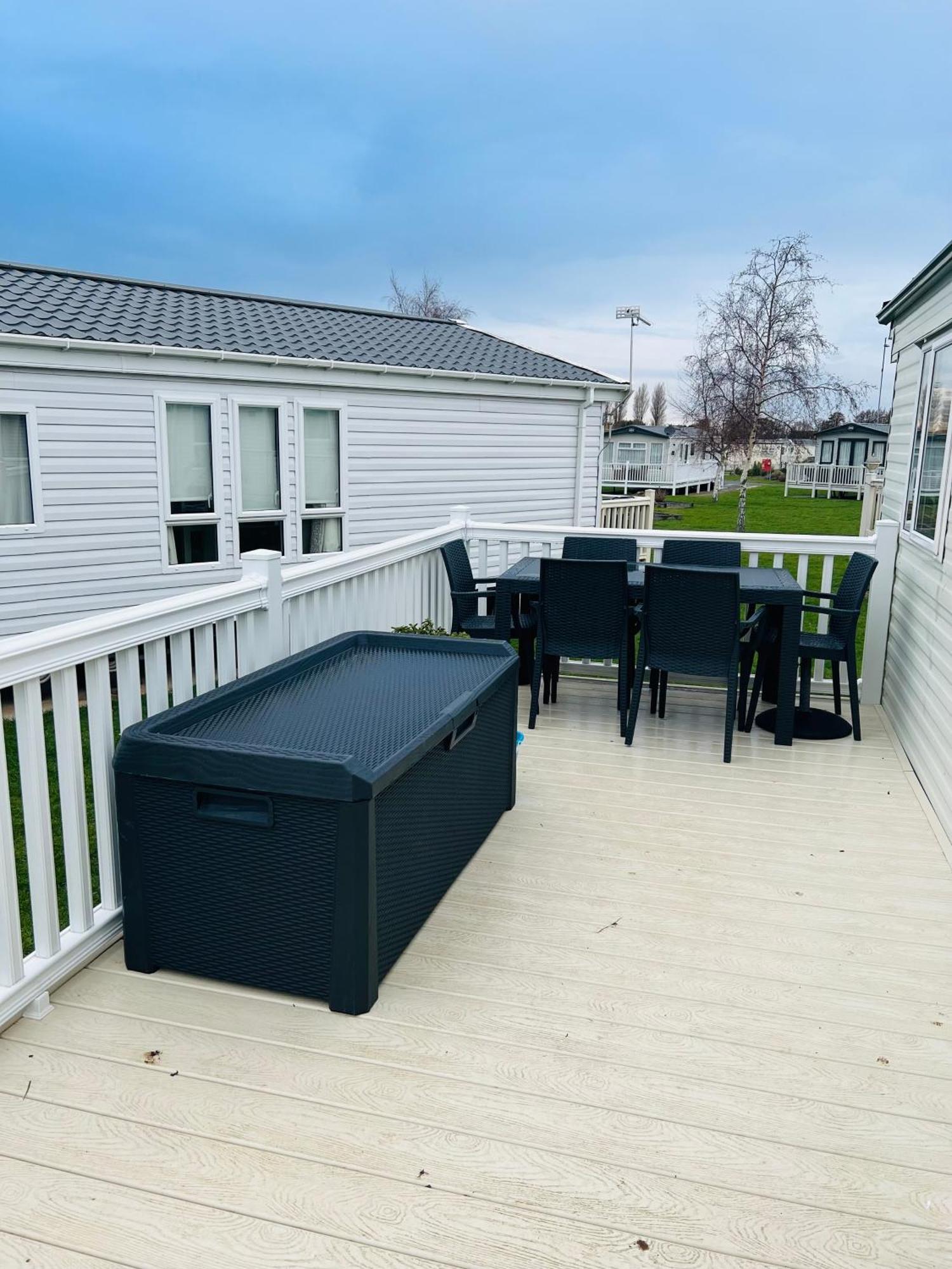 Holiday park Place2bee , Caravan , Manor Park , Free Wifi ,6 Berth Hunstanton