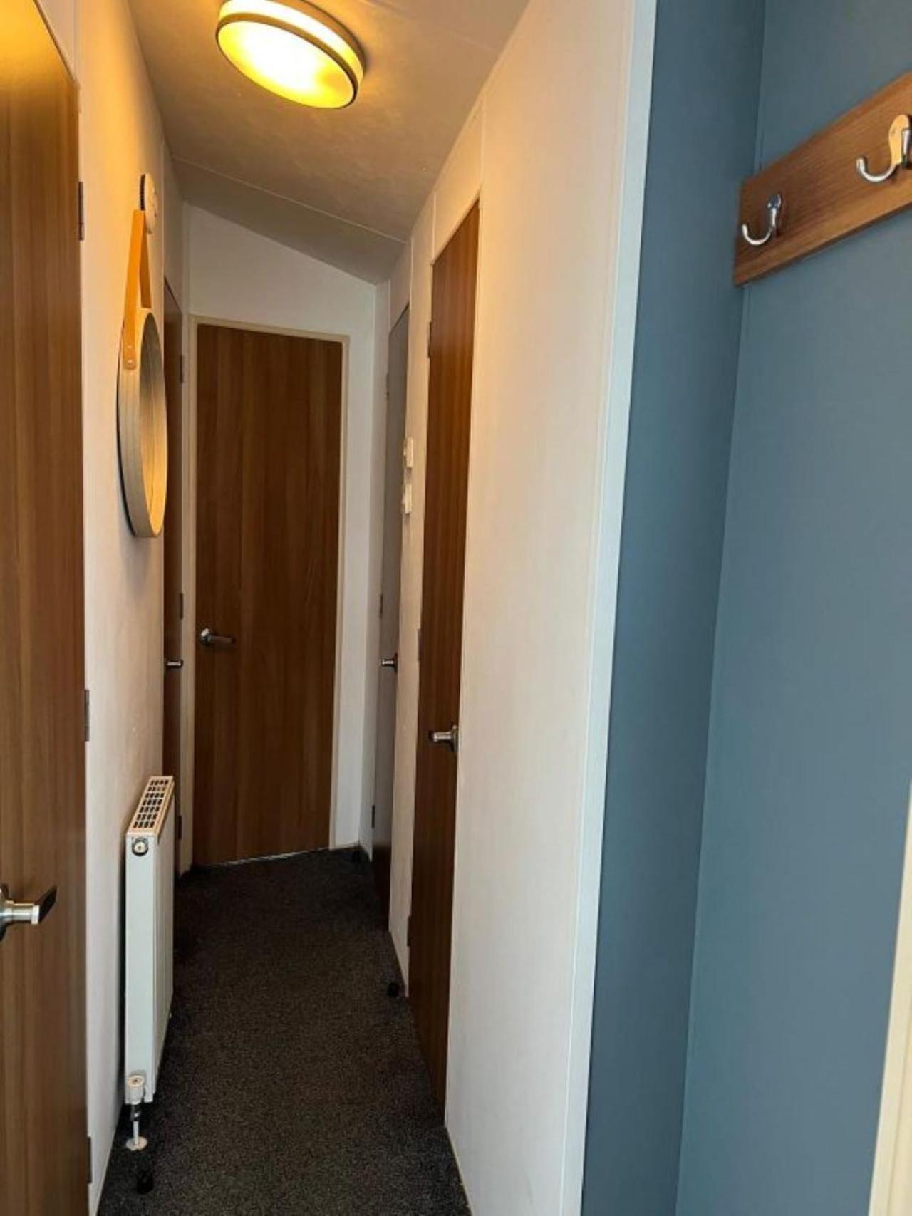 Place2bee , Caravan , Manor Park , Free Wifi ,6 Berth Holiday park *