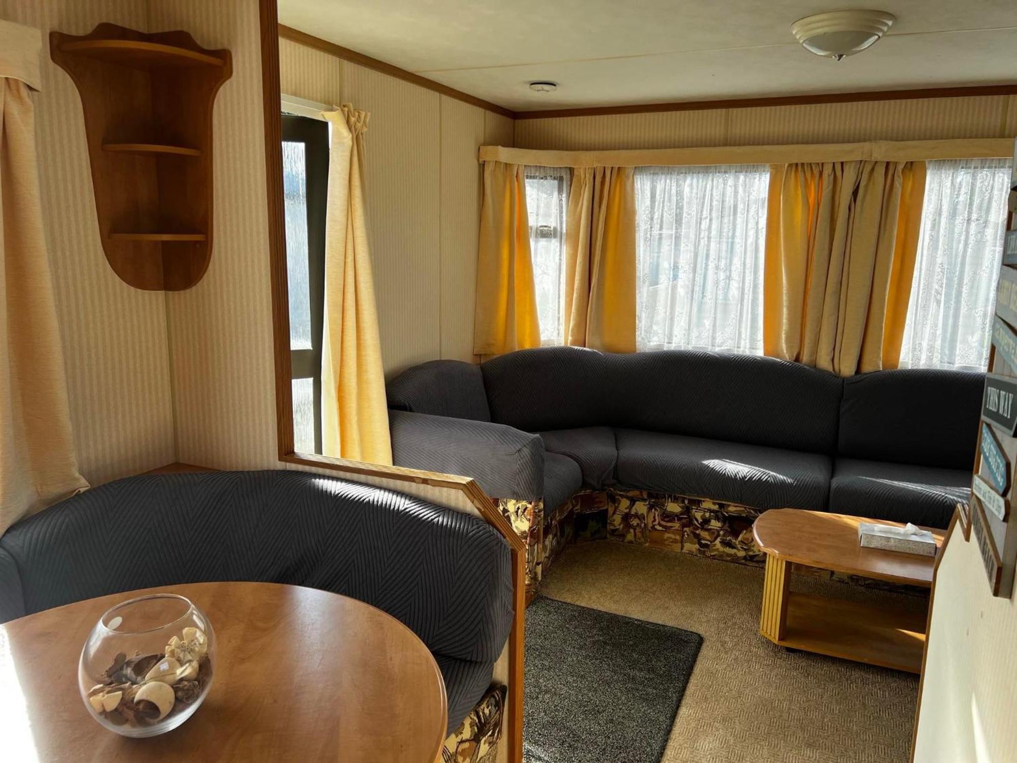 2 Bedroom Sleeps 6 Caravan Manor Park Hunstanton