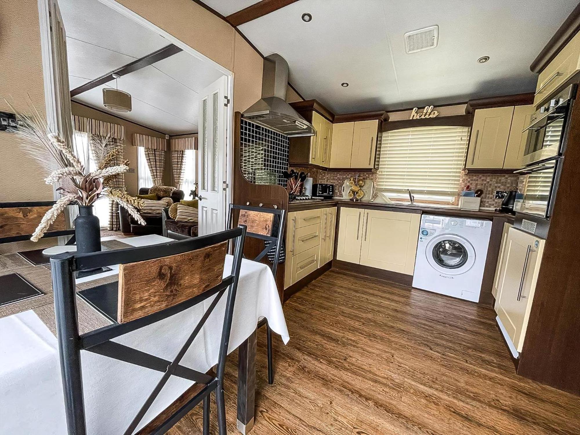 Campsite Beautiful Caravan At Manor Park In Beach, Norfolk Ref 23026h