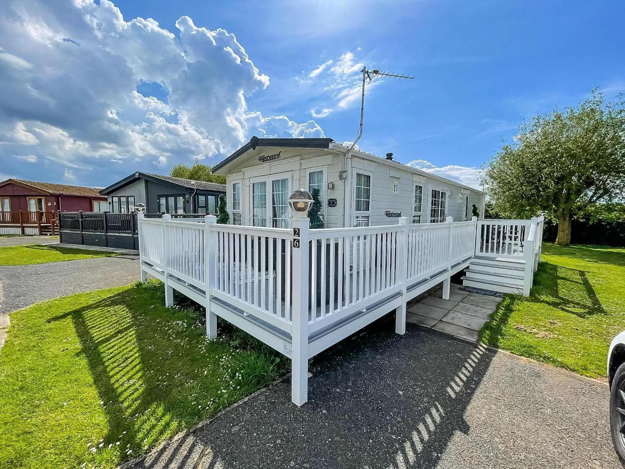 Campsite Beautiful Caravan At Manor Park In Beach, Norfolk Ref 23026h *