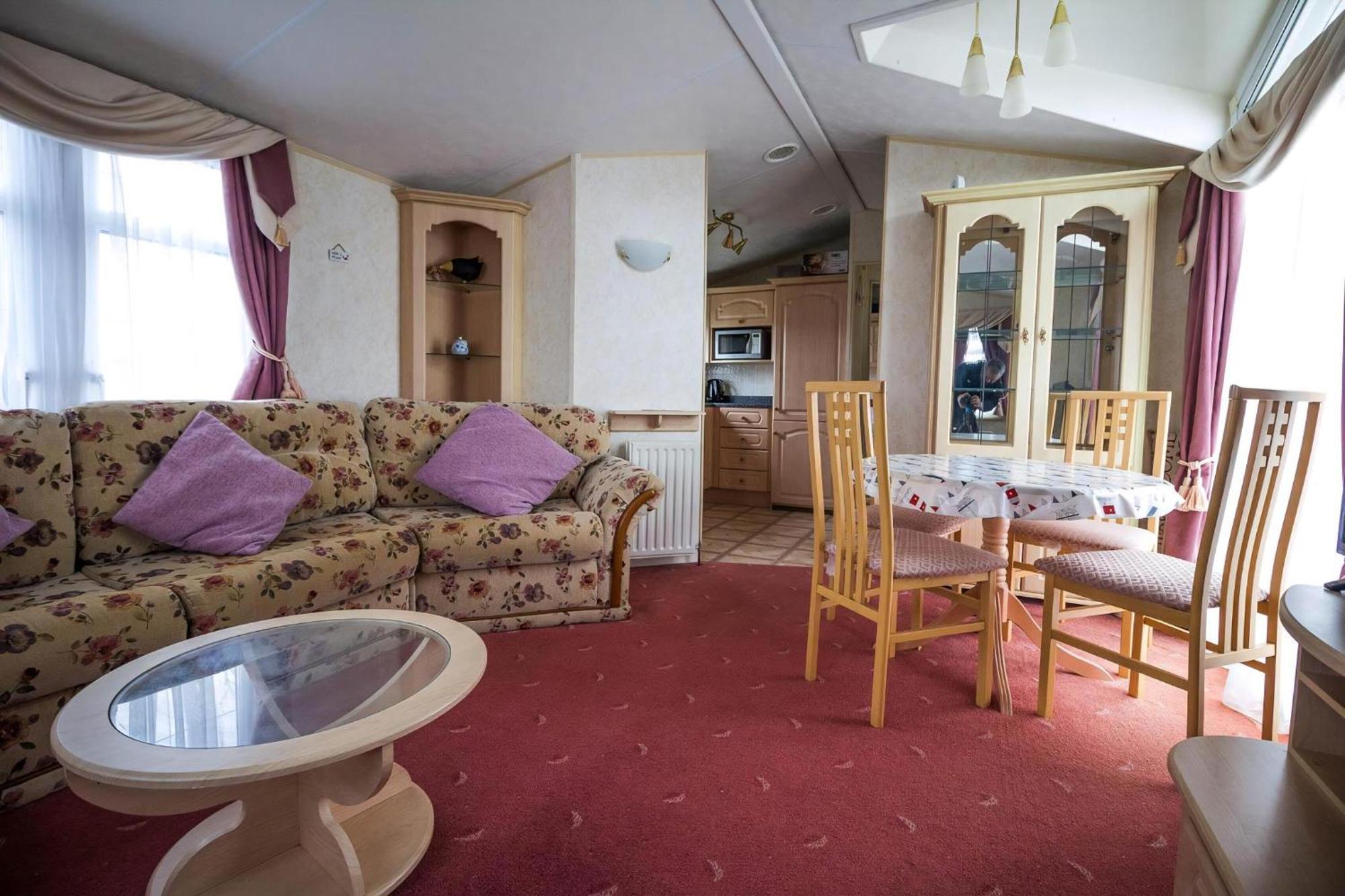 Brilliant Caravan For Hire At Manor Park In Norfolk Ref 23176k *