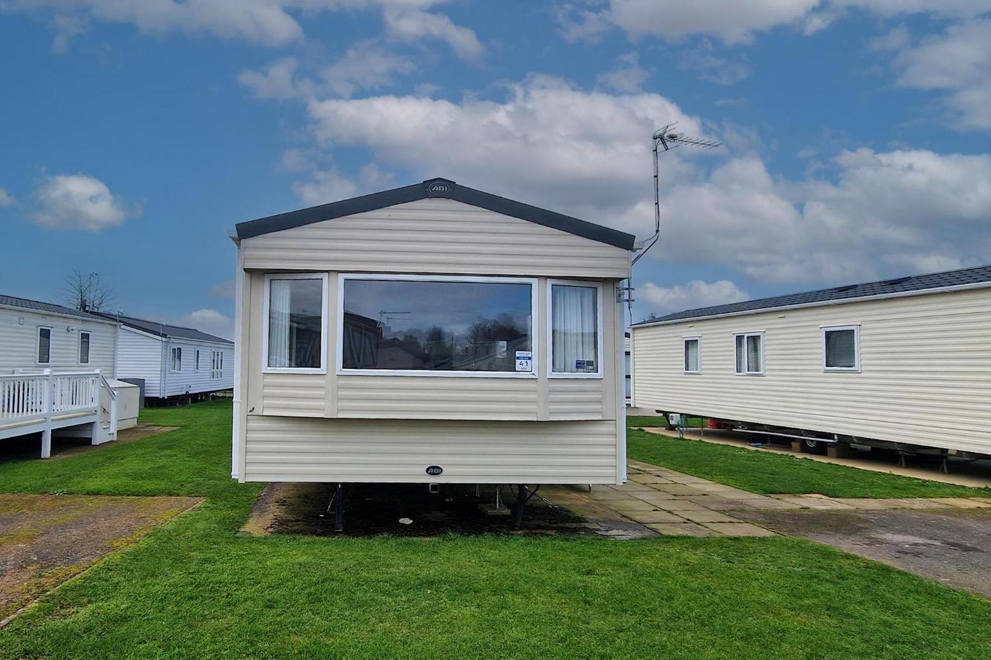 8 Berth Caravan For Hire At Manor Park Near To A Great Ref 23041c Campsite Hunstanton