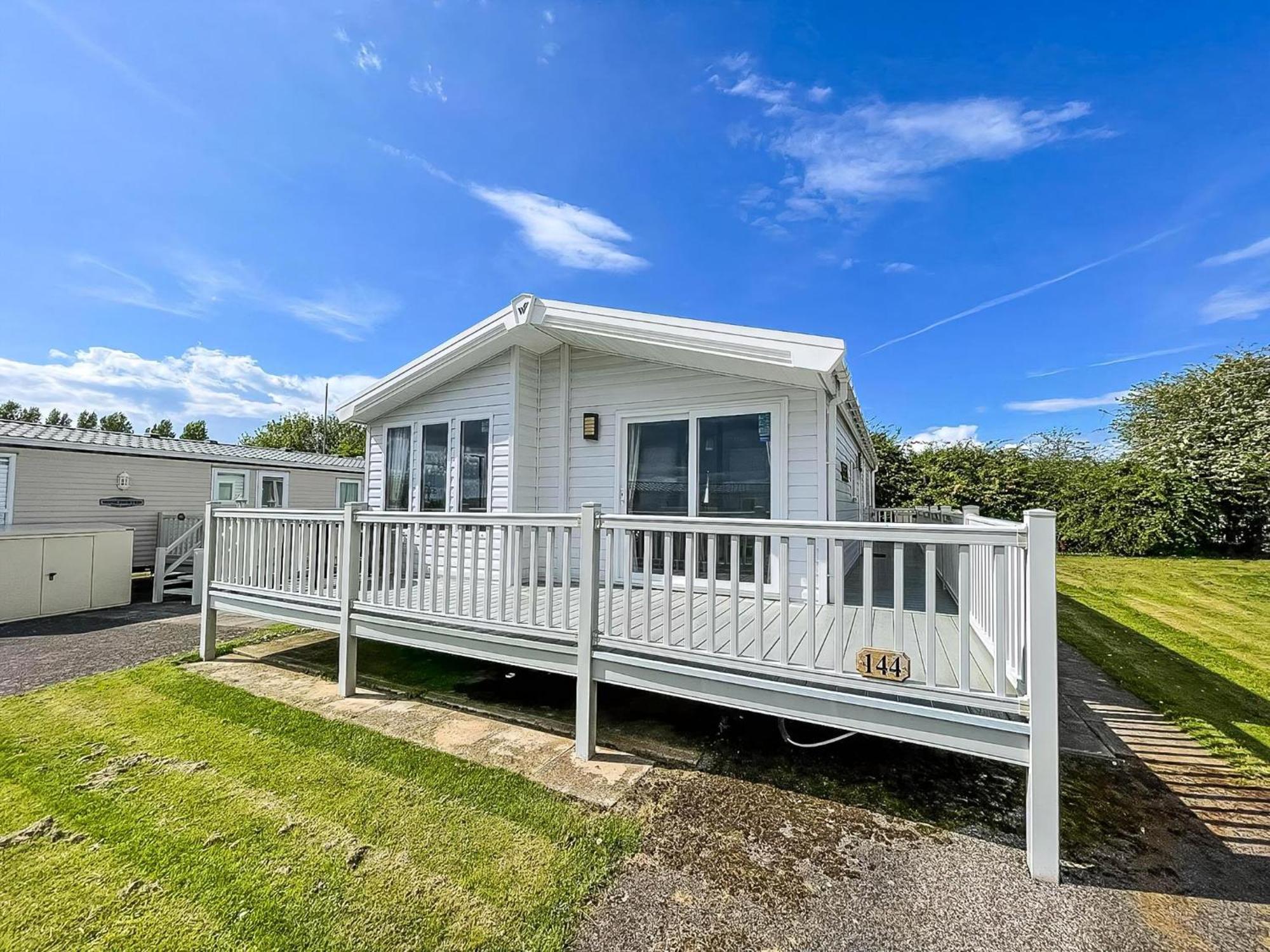 Campsite Luxury With Decking In At Manor Park Ref 23144k Hunstanton