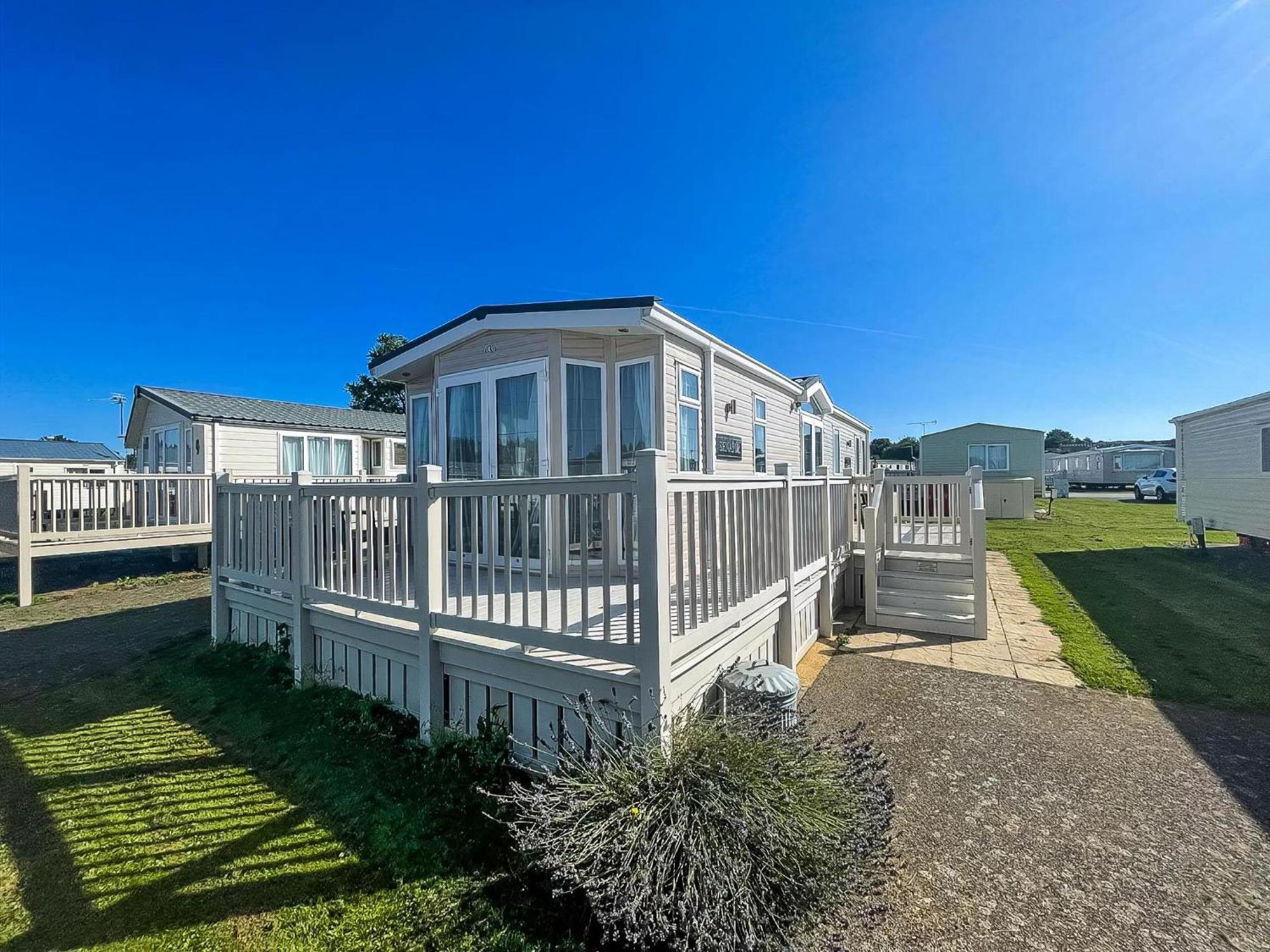 Lovely Caravan With Decking At Manor Park, Near Ref 23034c Campsite