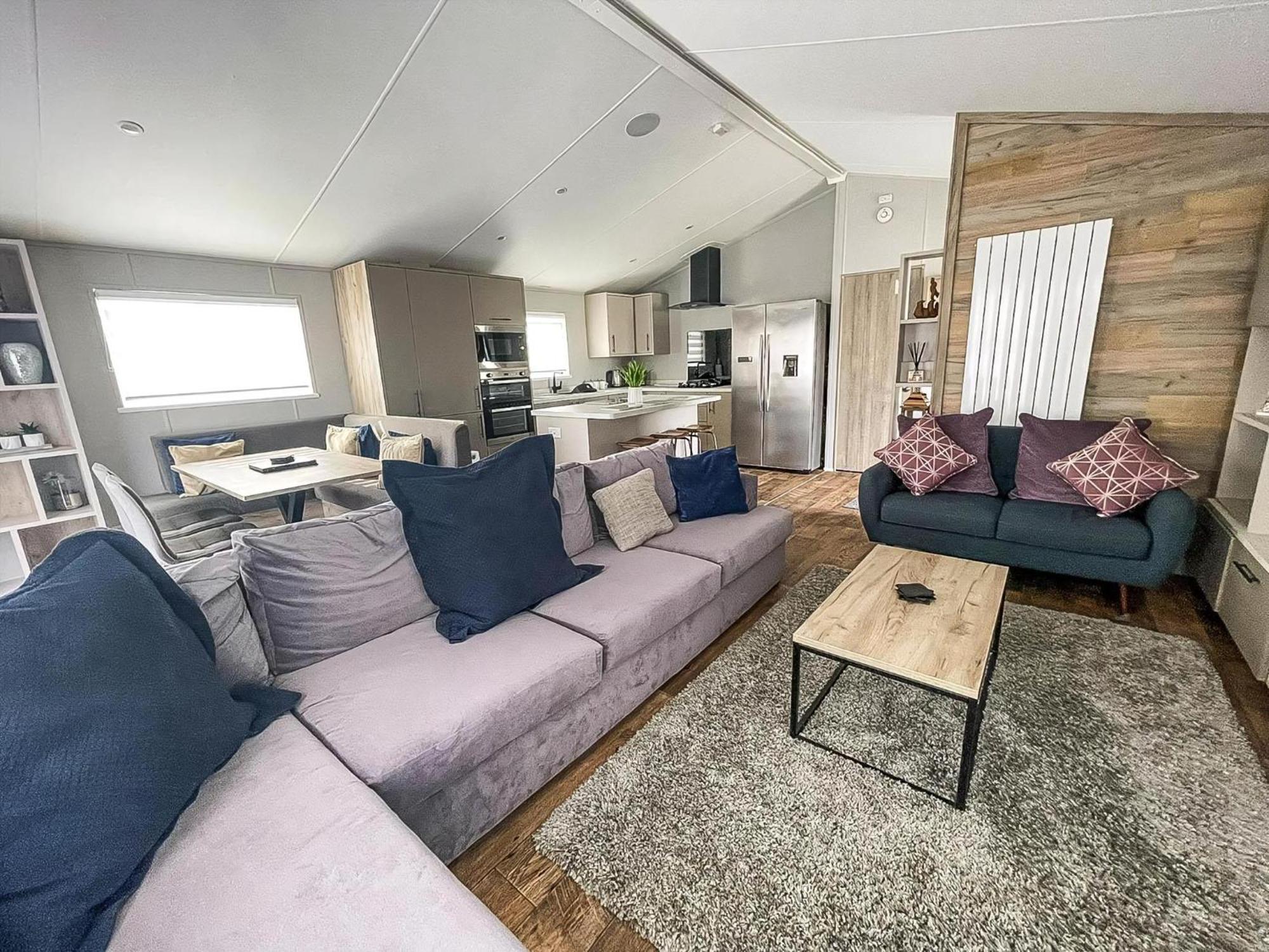 Stunning With Decking At Manor Park Near Ref 23217k