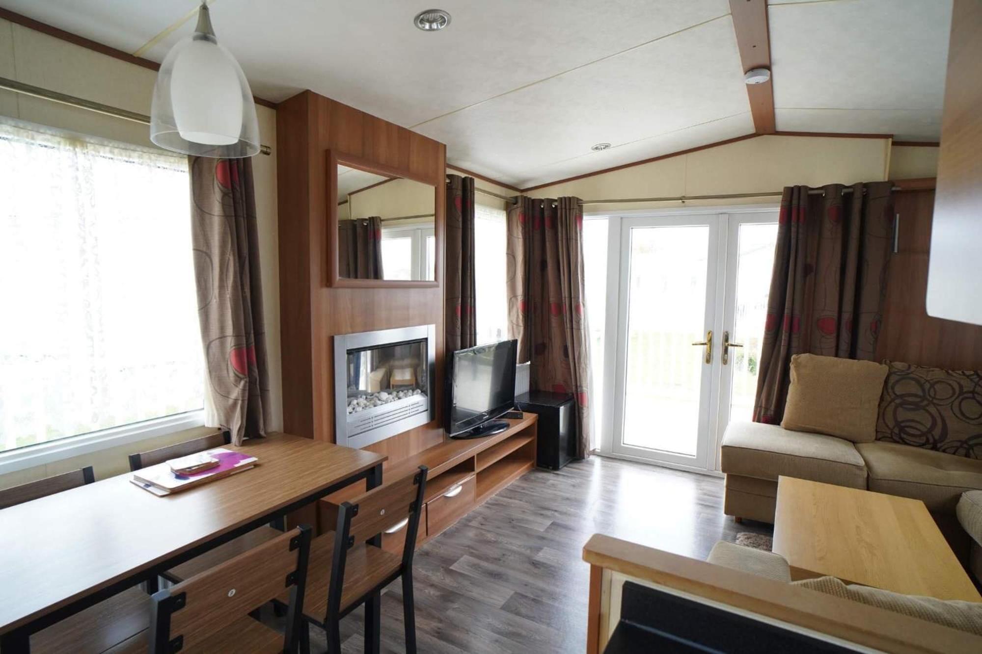 3 Bedroom Caravan At Manor Park * Hunstanton