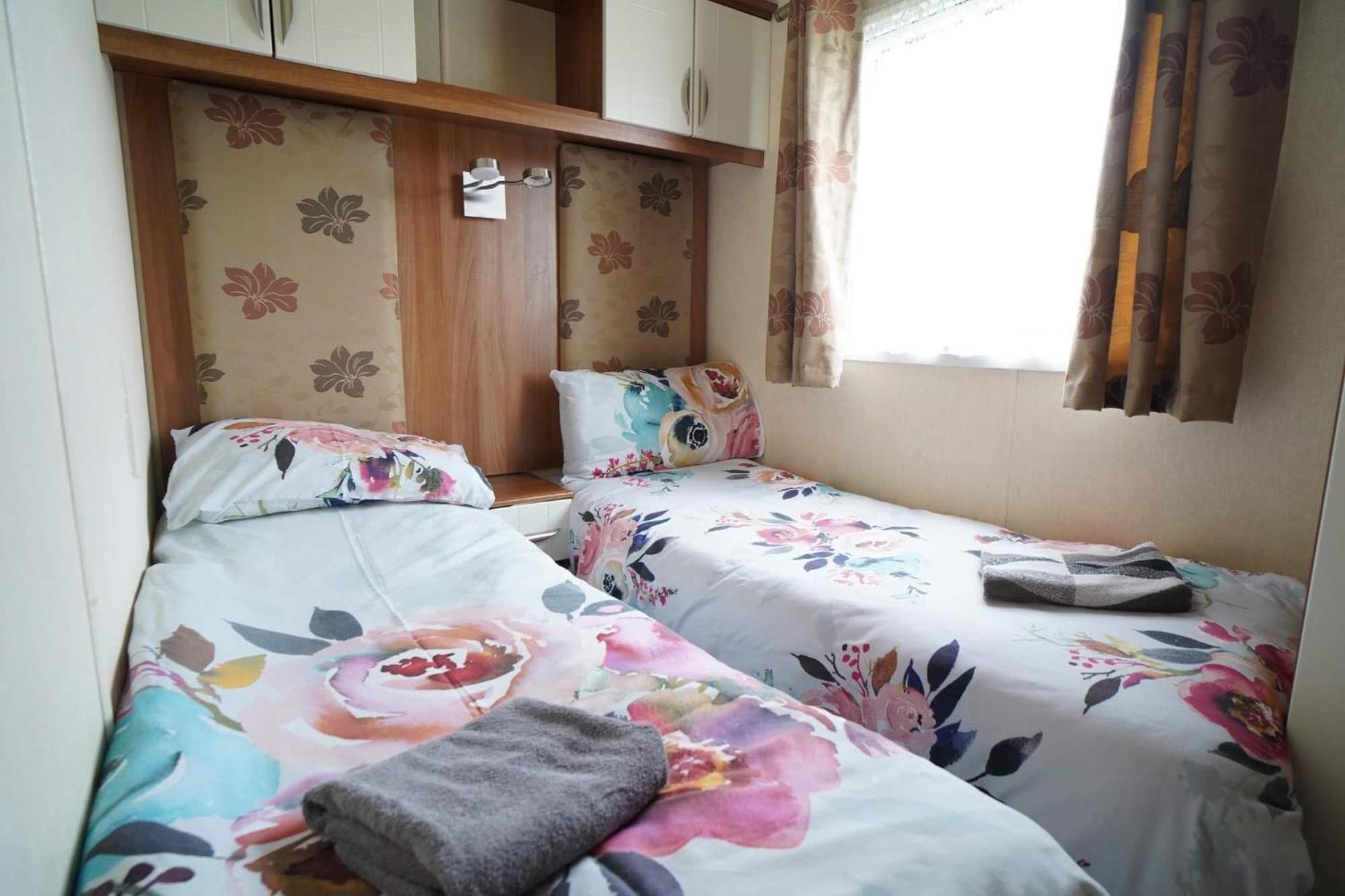 3 Bedroom Caravan At Manor Park Chalet *