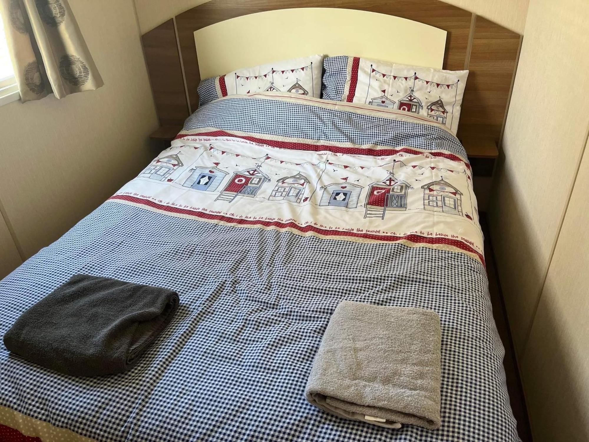 Chalet Super 3 Bedroom Pet Friendly Caravan With Decking Hunstanton