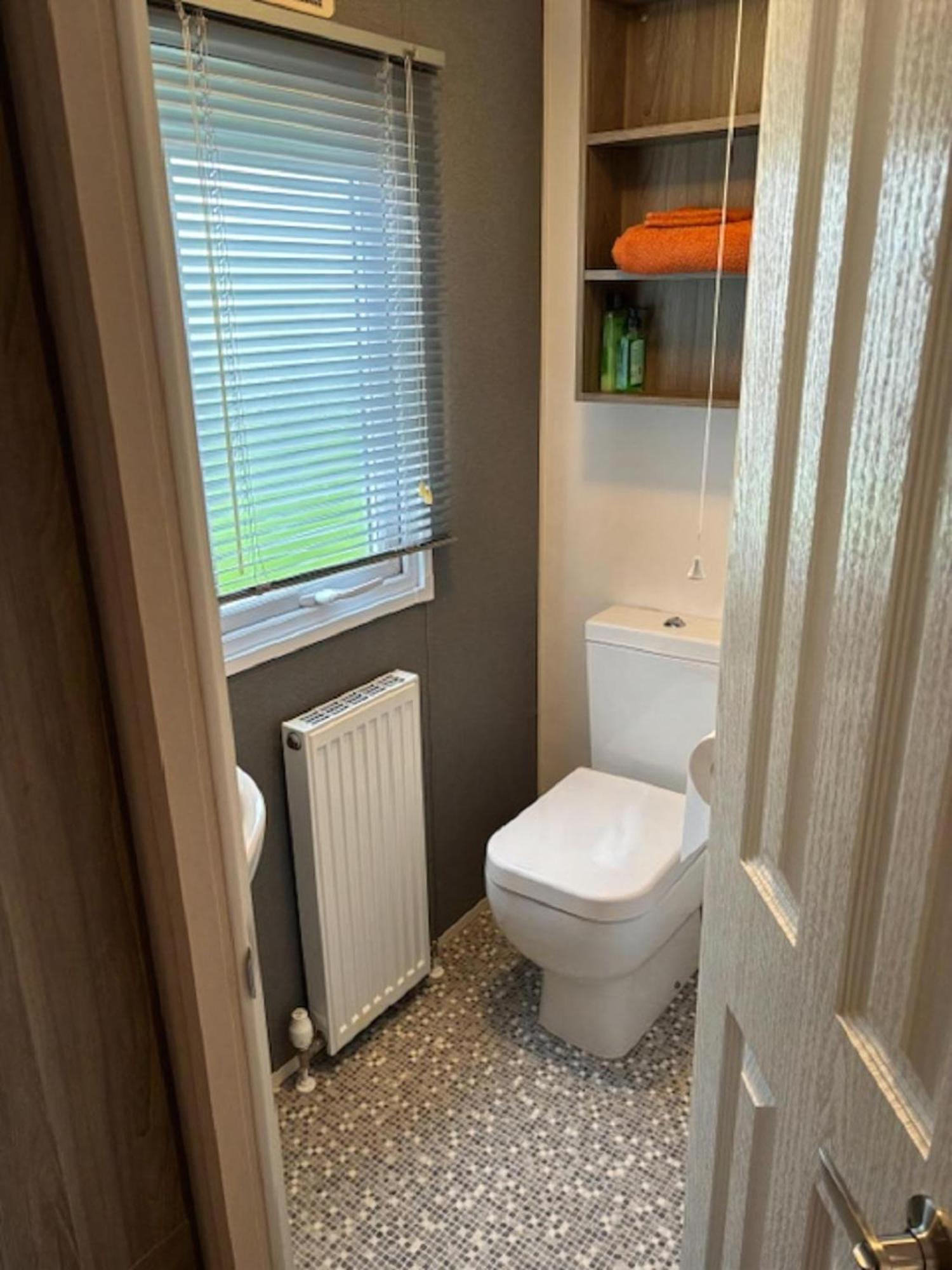 Homely Caravan With Decking At Manor Park, Ref 23036c Campsite *