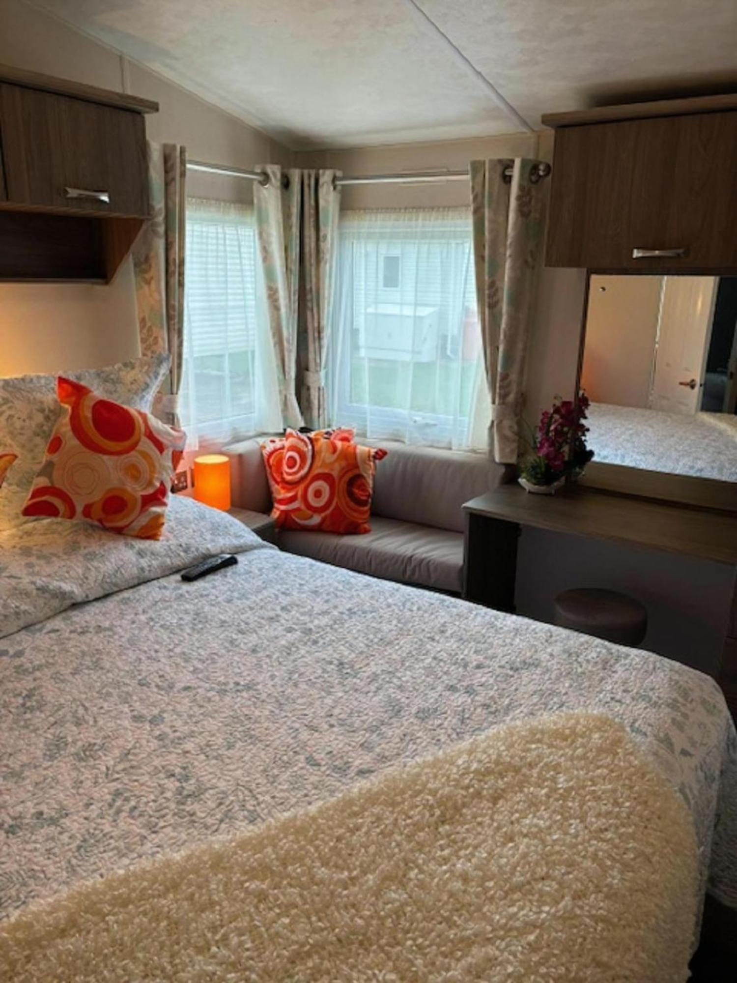 Campsite Homely Caravan With Decking At Manor Park, Ref 23036c