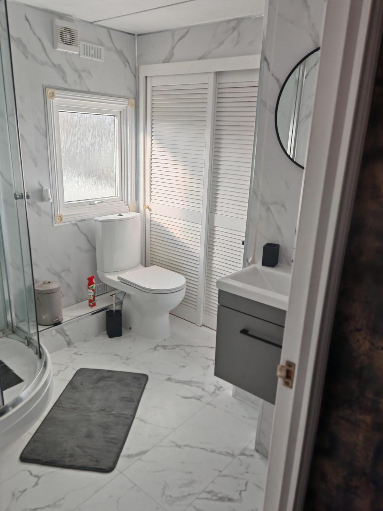 Dog Friendly 8 Berth Lodge, 600 Yard's From The In Hunstanton