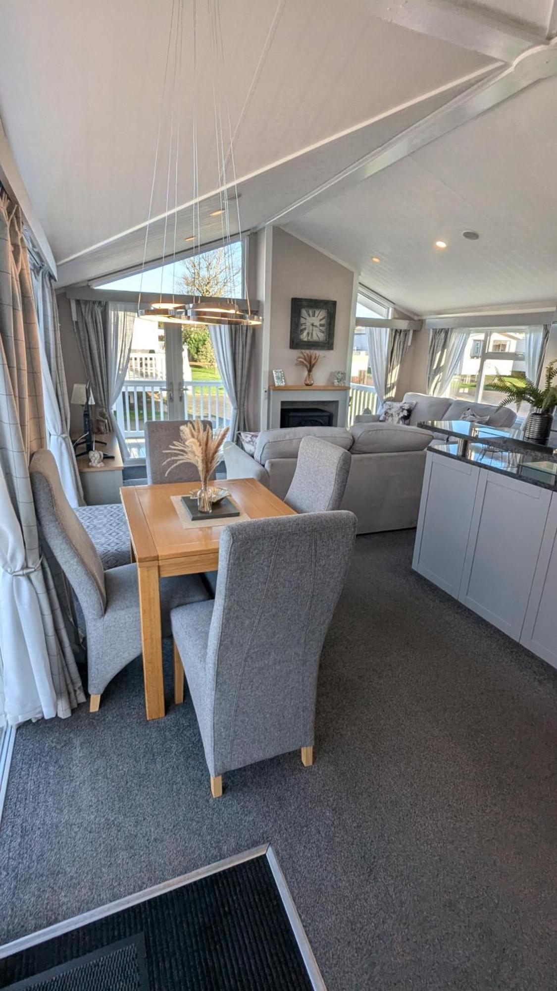 Campsite Stunning With Decking At Manor Park Near Ref 23066w