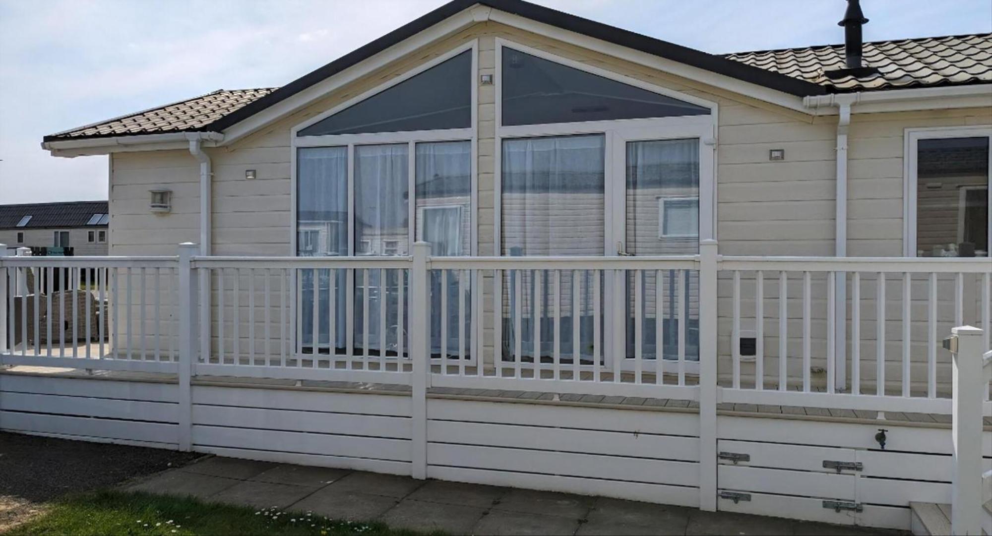 Stunning With Decking At Manor Park Near Ref 23066w Campsite Hunstanton