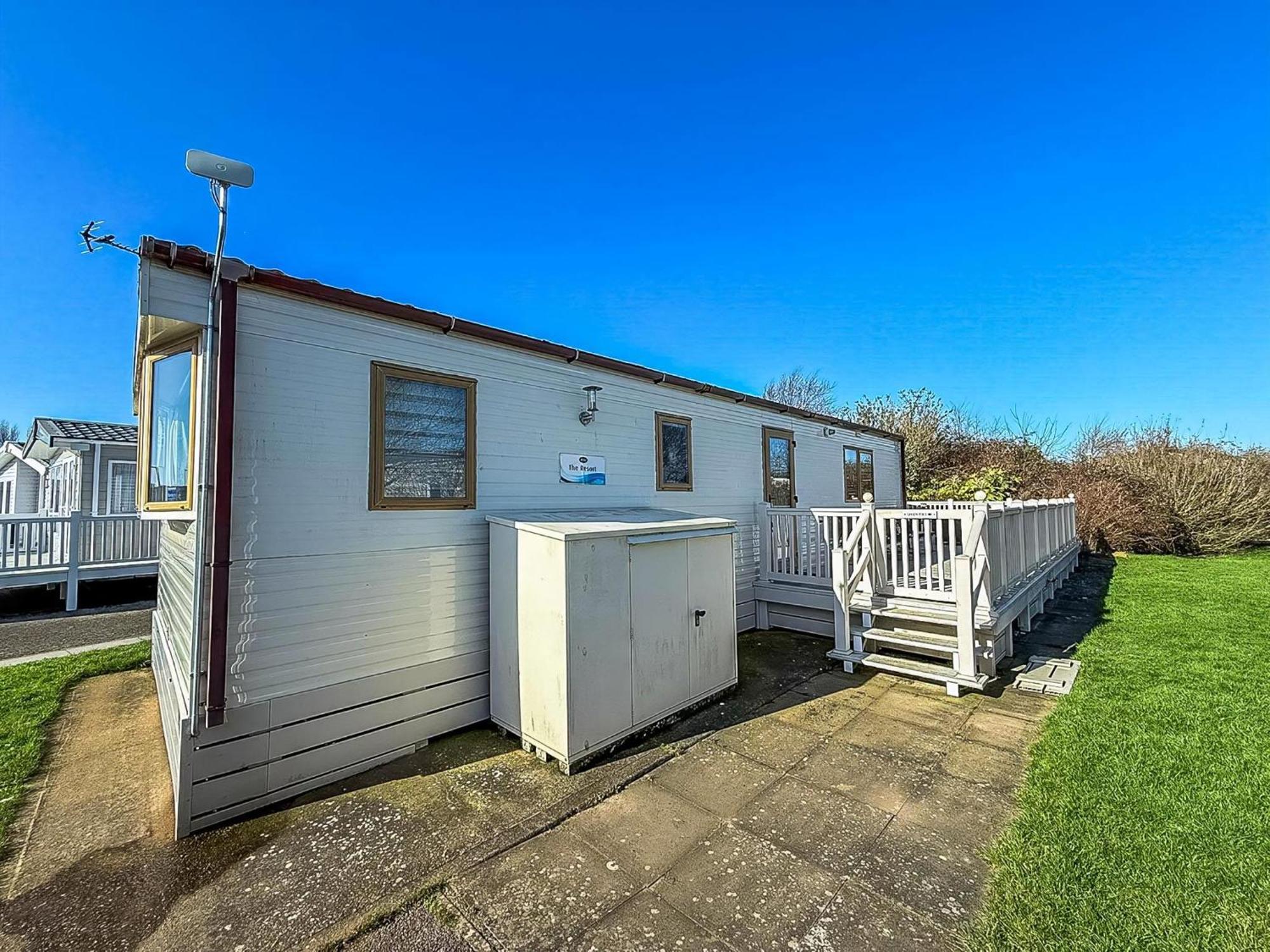 Campsite Beautiful 6 Berth Caravan For Hire With Huge Decking At Manor Park Ref 23142k