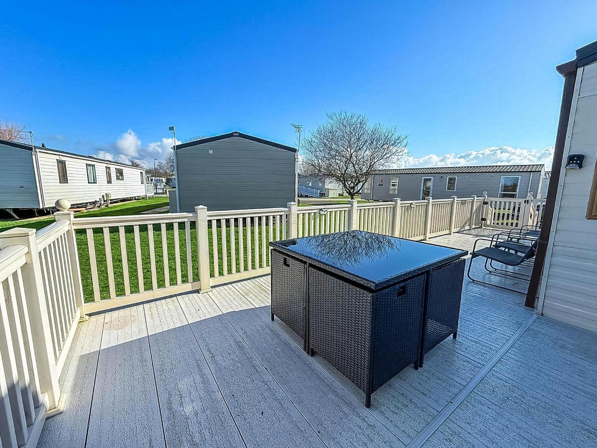 Beautiful 6 Berth Caravan For Hire With Huge Decking At Manor Park Ref 23142k Campsite Hunstanton