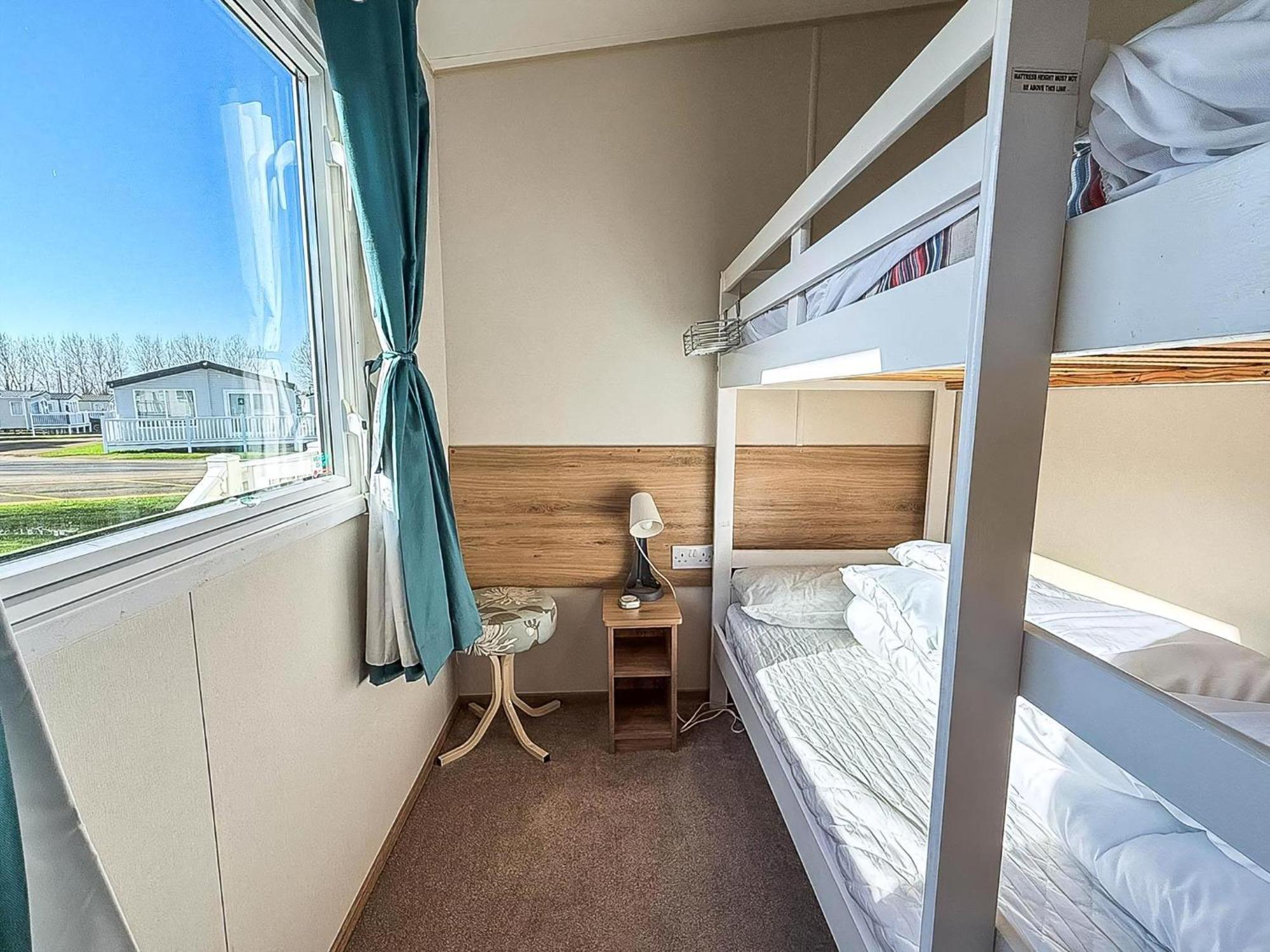 Beautiful Caravan With Decking At Wifi At Manor Park, Ref 23098t
