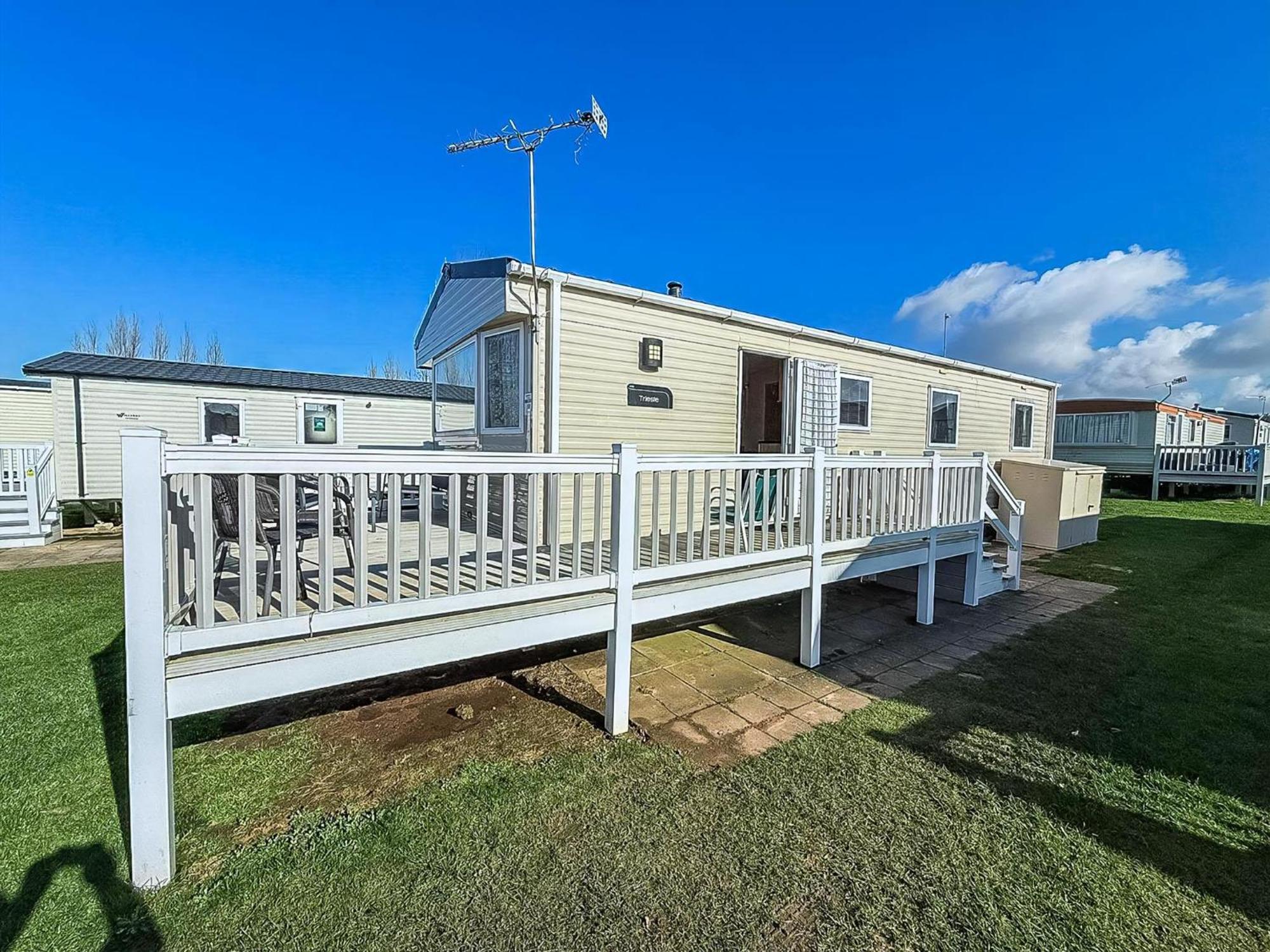Campsite Beautiful Caravan With Decking At Wifi At Manor Park, Ref 23098t *