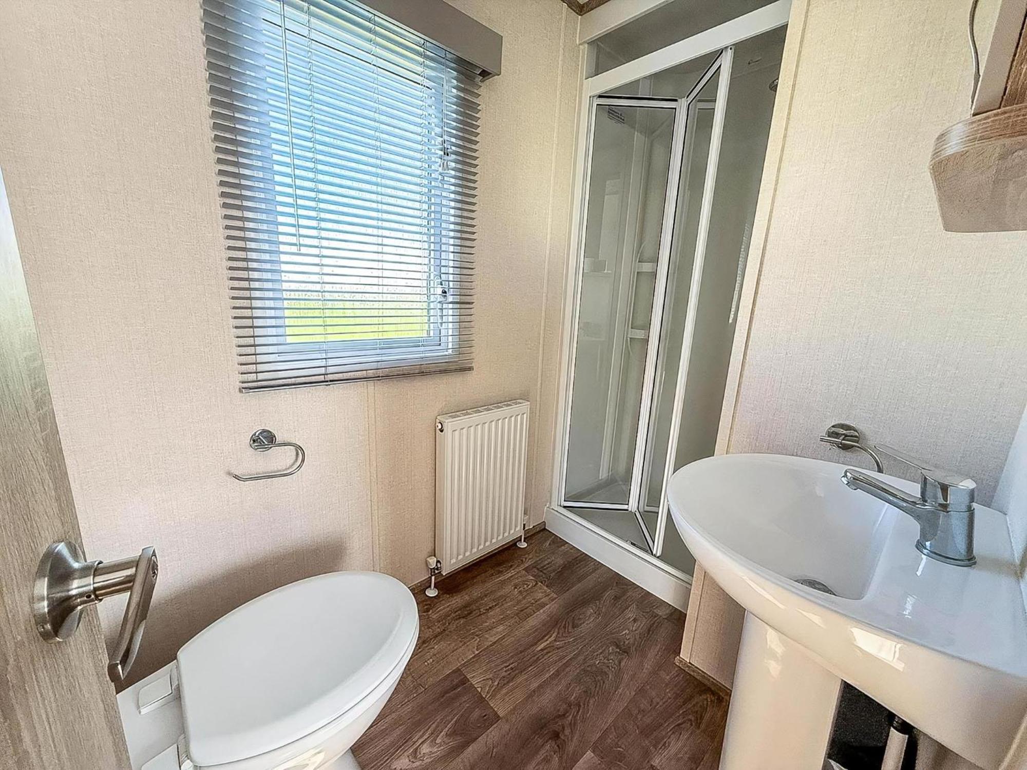 Lovely Caravan With Decking At Manor Park In Ref 23091t