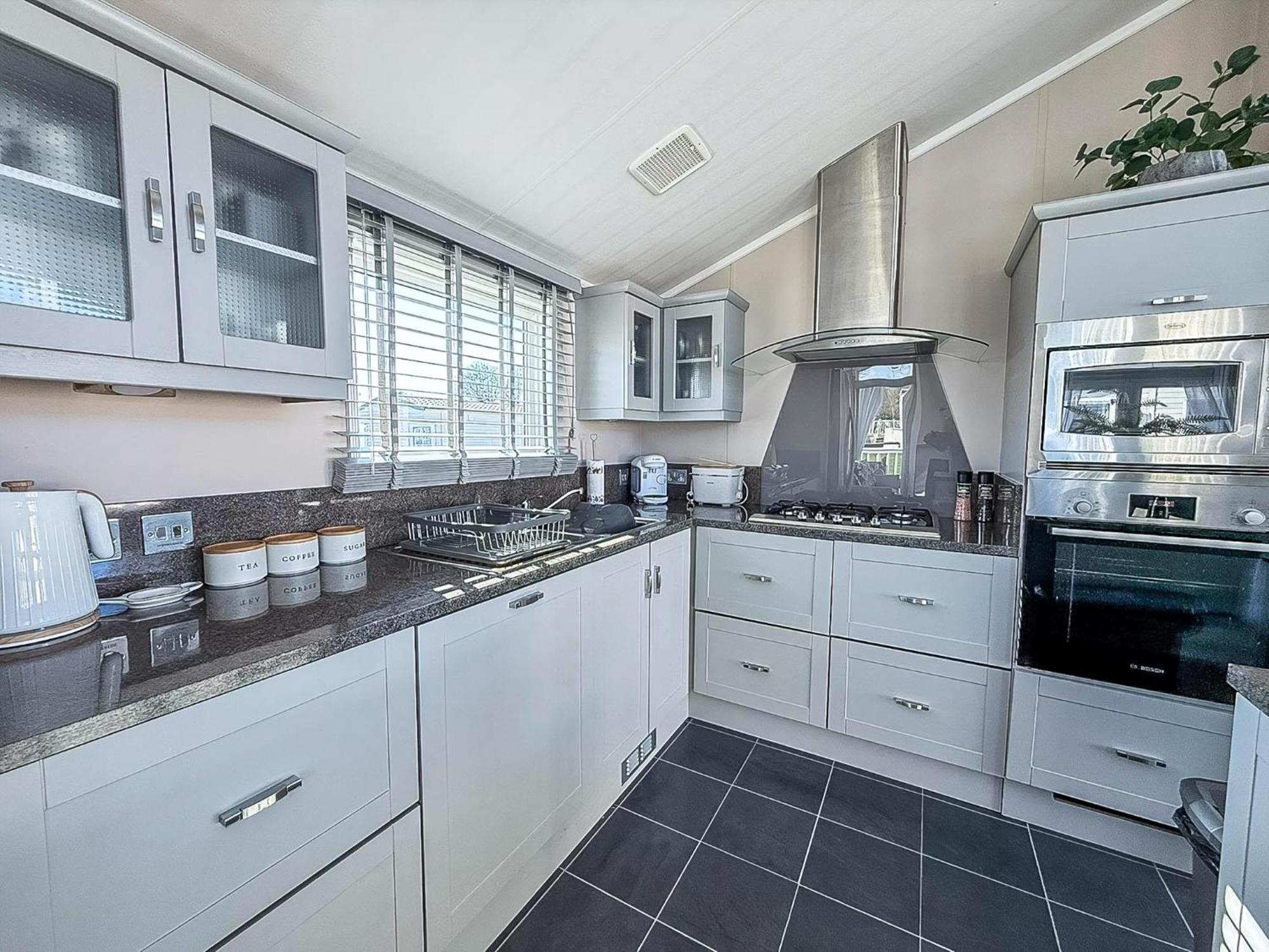 Campsite Stunning With Decking At Manor Park Near Ref 23066w