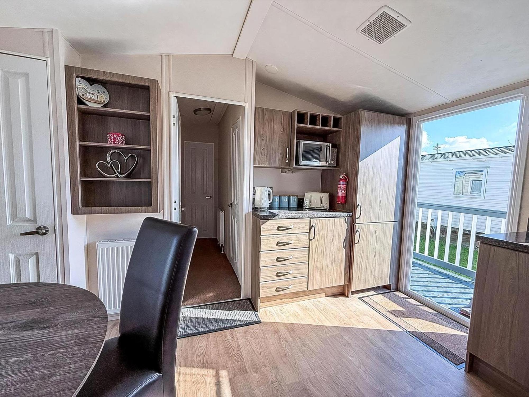 Campsite Homely Caravan With Decking At Manor Park, Ref 23036c *