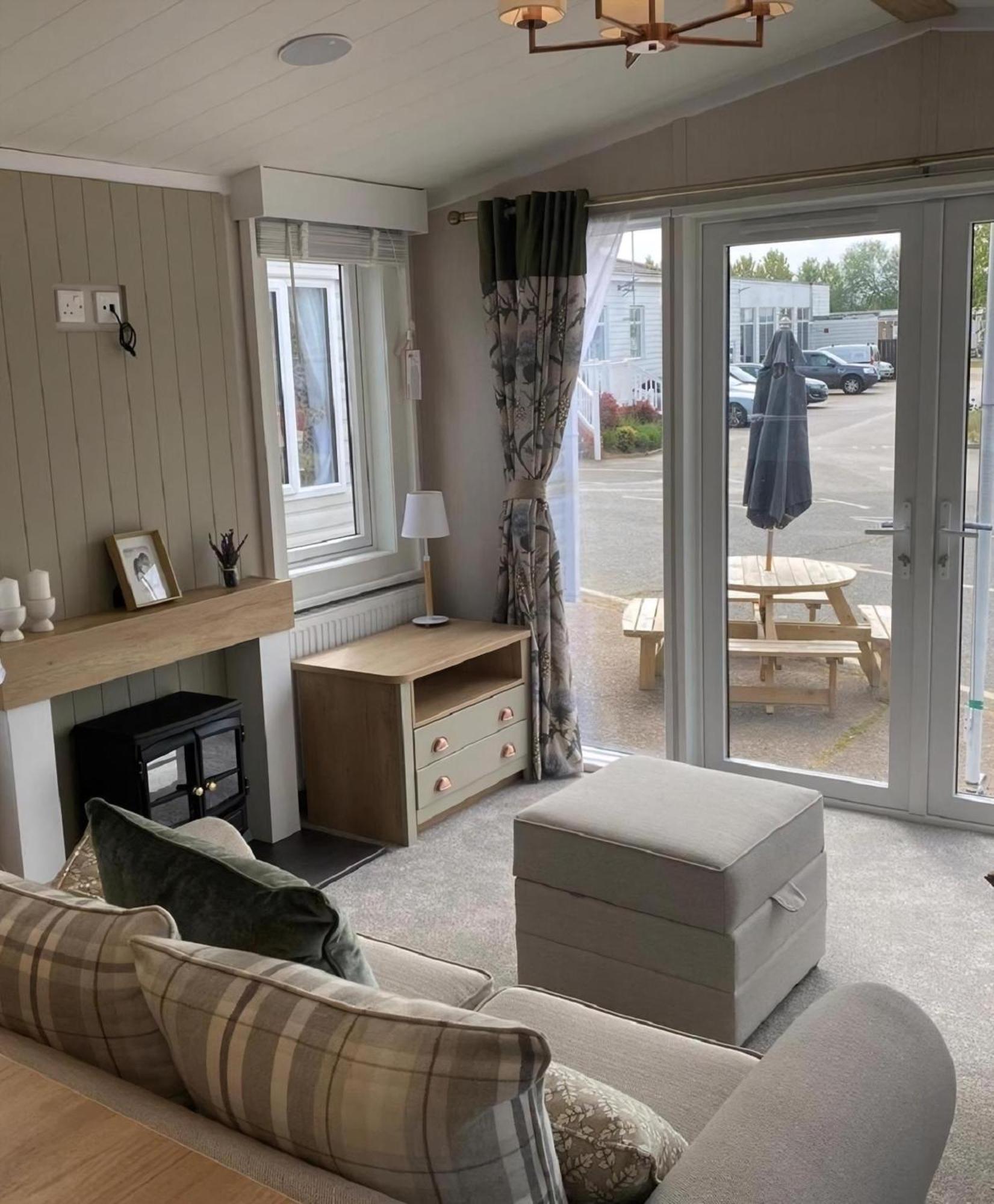 Stunning Caravan With Decking At Manor Park In Norfolk Ref 23015c Campsite