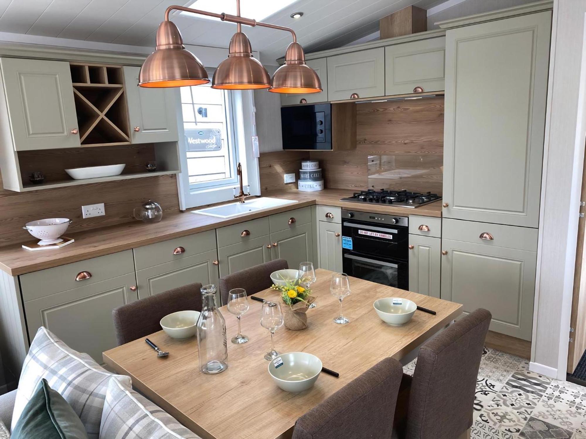 Stunning Caravan With Decking At Manor Park In Norfolk Ref 23015c Campsite Hunstanton