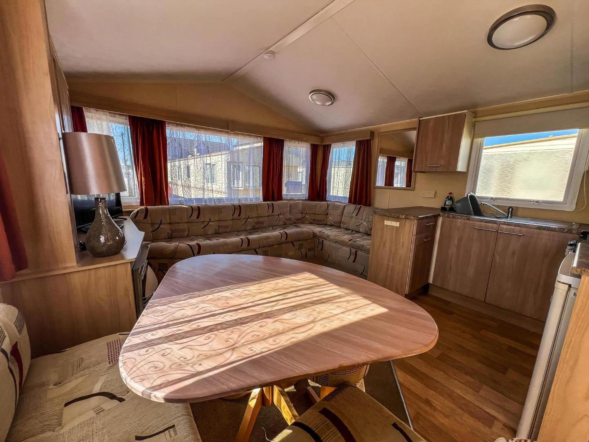 Campsite Dog Friendly 6 Berth Static Caravan By The In Ref 13008l *