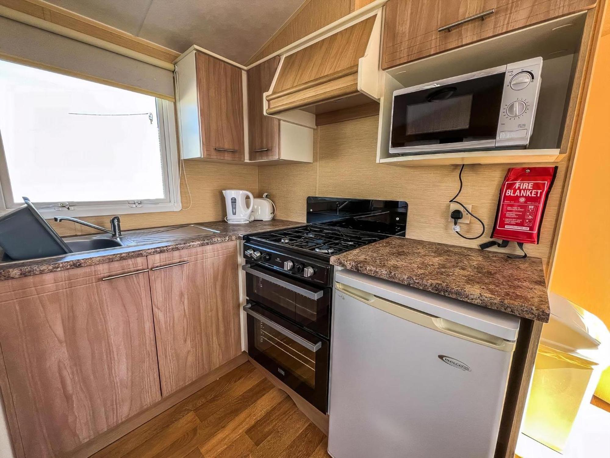 Campsite Dog Friendly 6 Berth Static Caravan By The In Ref 13008l Hunstanton