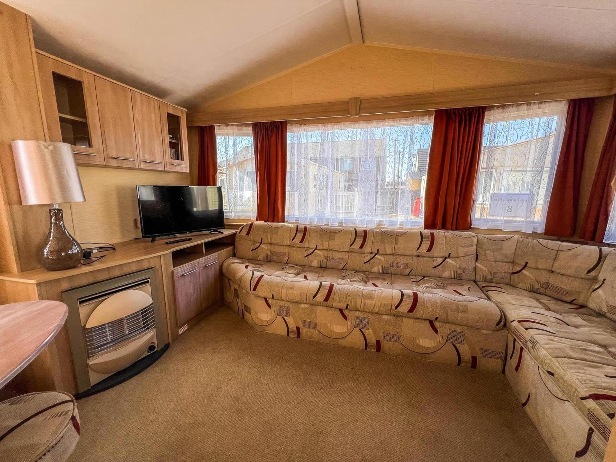 Dog Friendly 6 Berth Static Caravan By The In Ref 13008l * Hunstanton