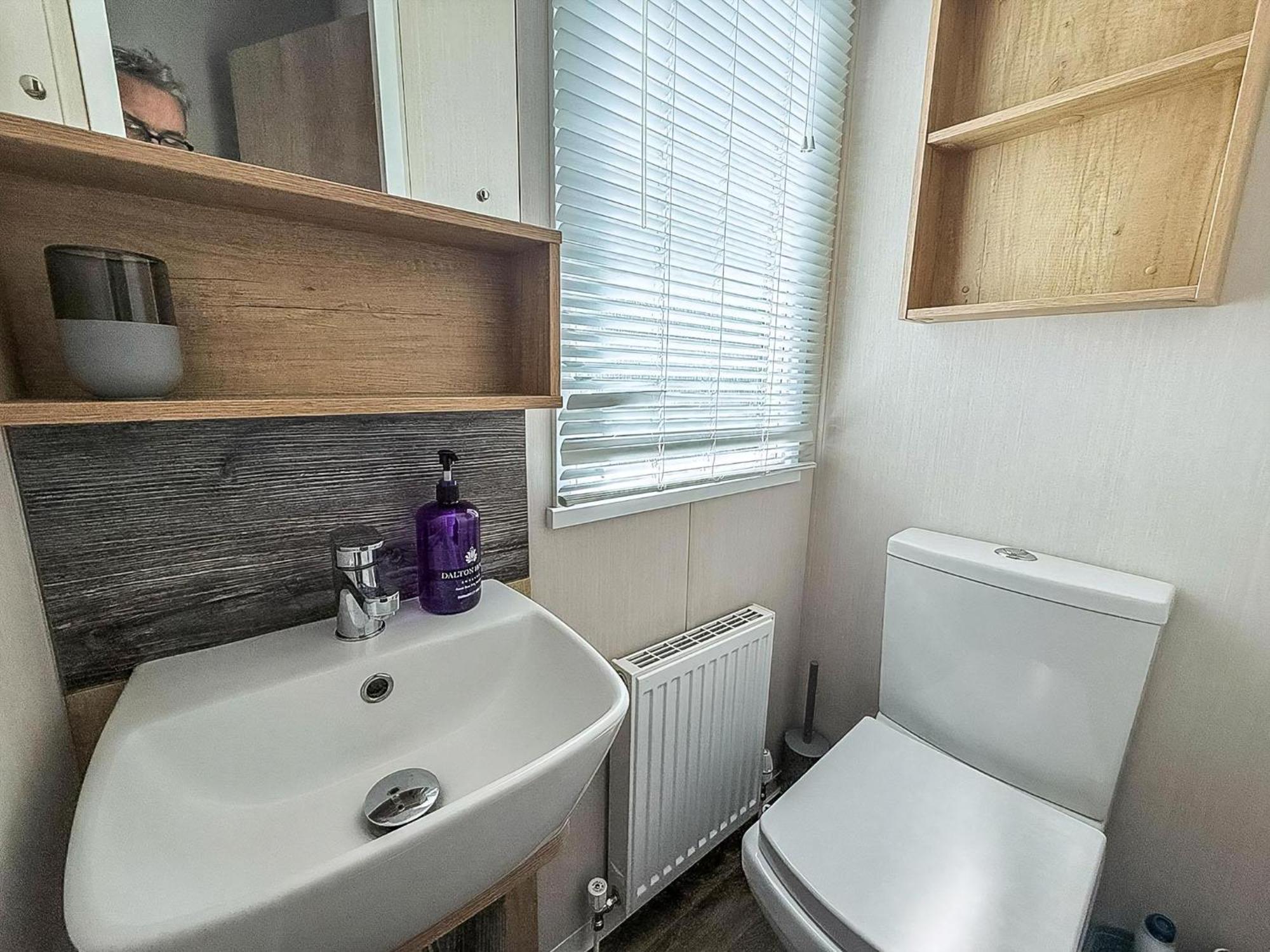 Stunning Caravan With Decking, Nearby Ref 23232k