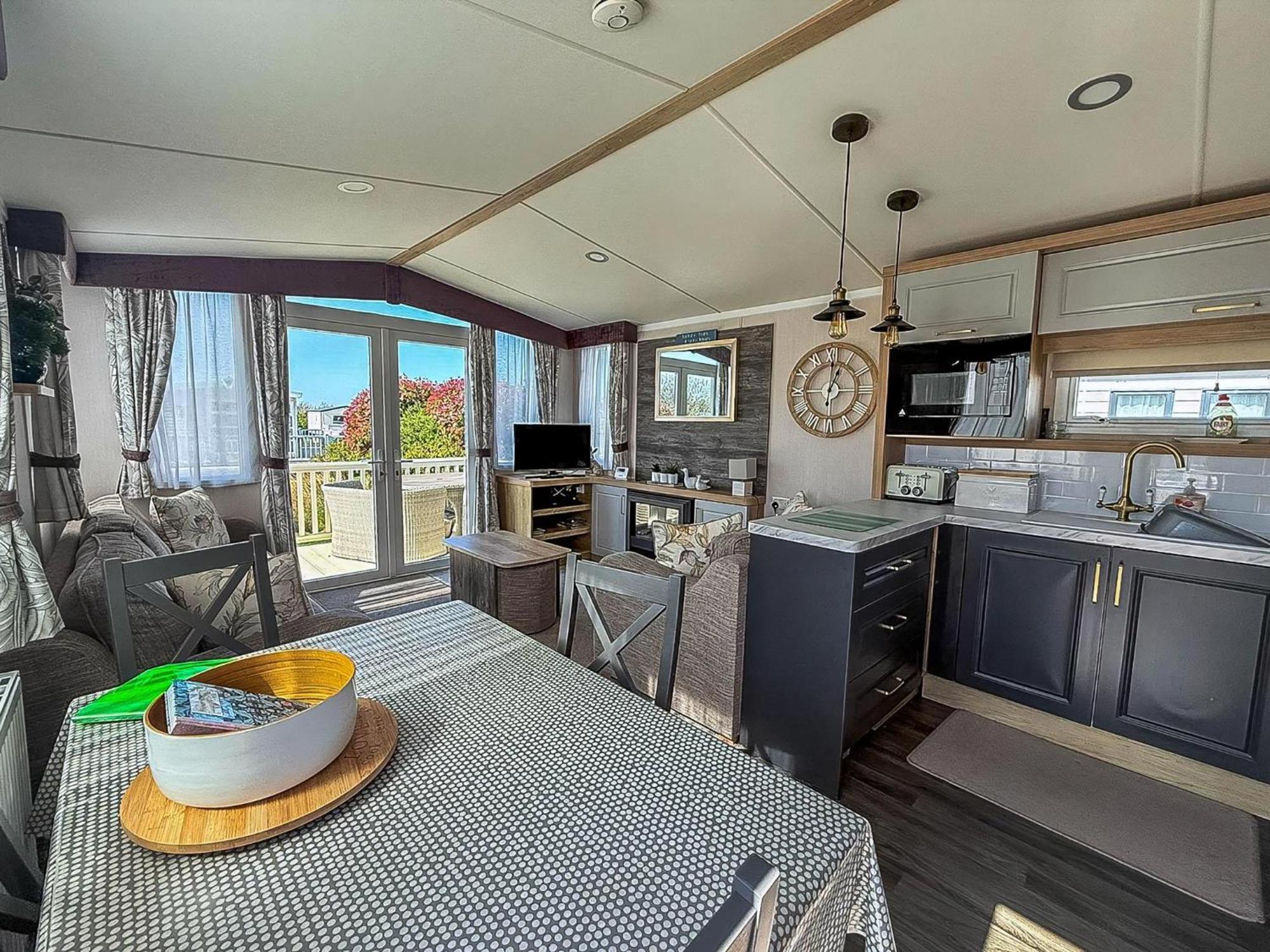 Stunning Caravan With Decking, Nearby Ref 23232k