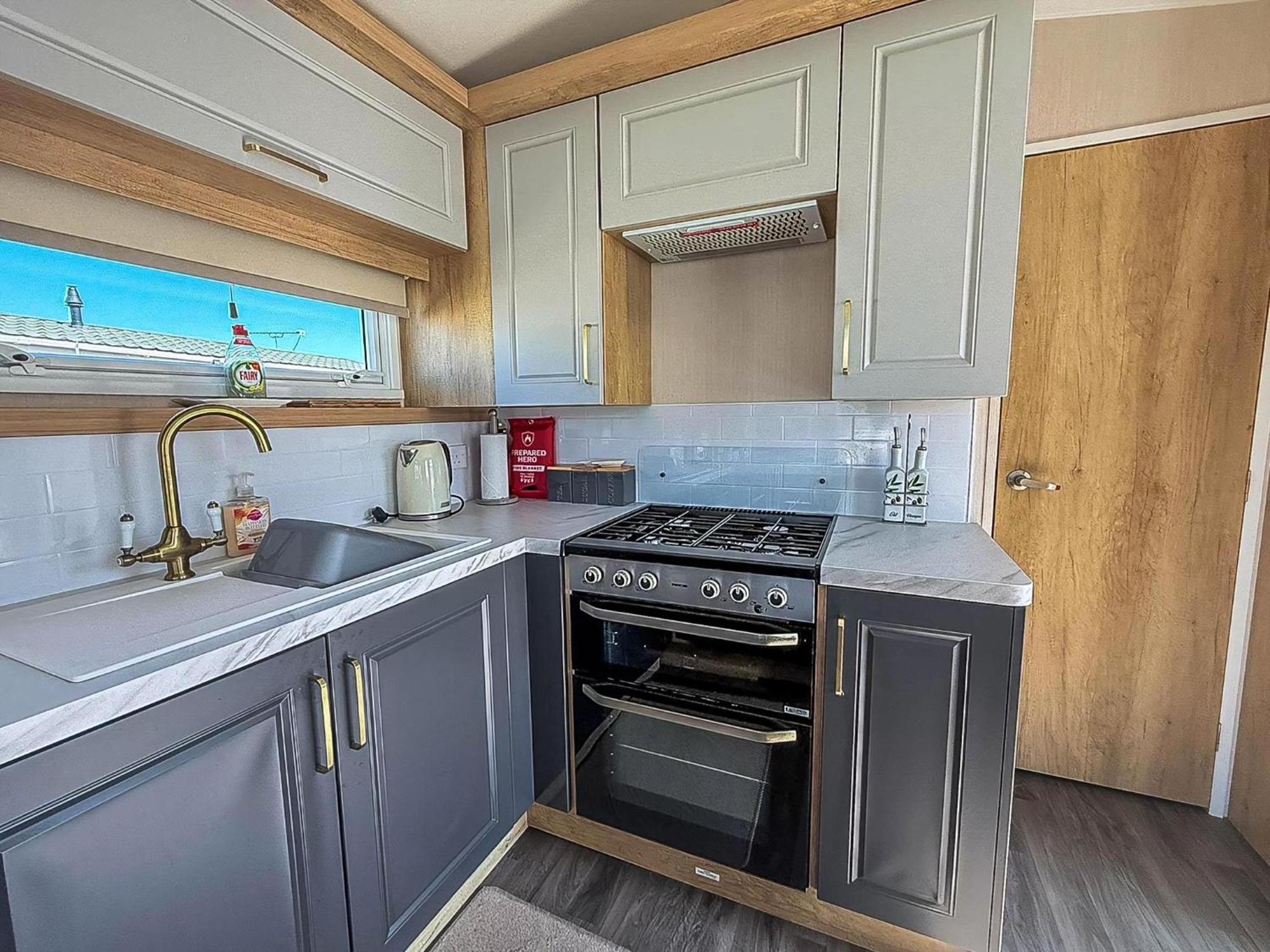 Stunning Caravan With Decking, Nearby Ref 23232k *