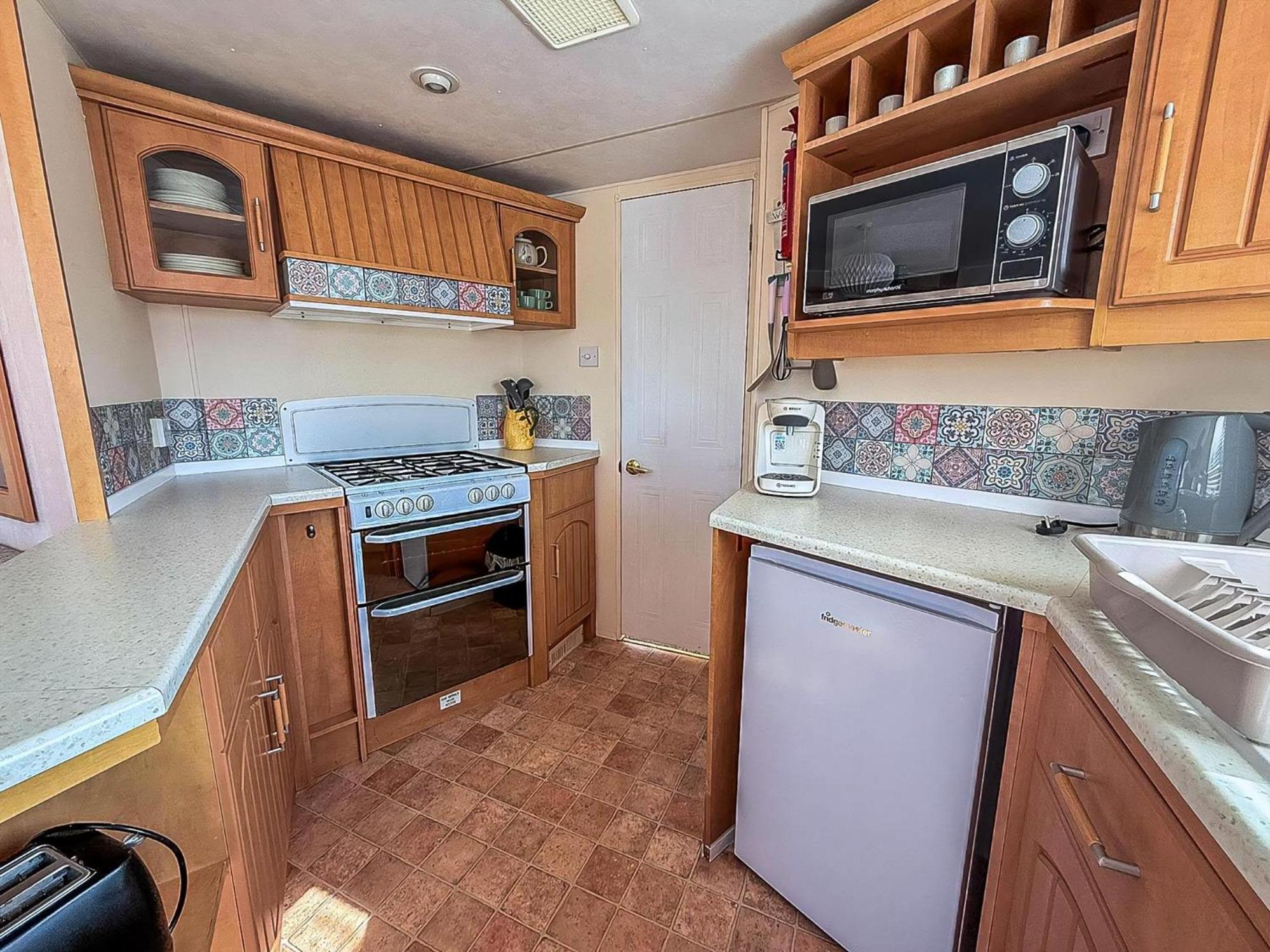 Campsite Caravan With Decking At Manor Park, Nearby Ref 23013c *