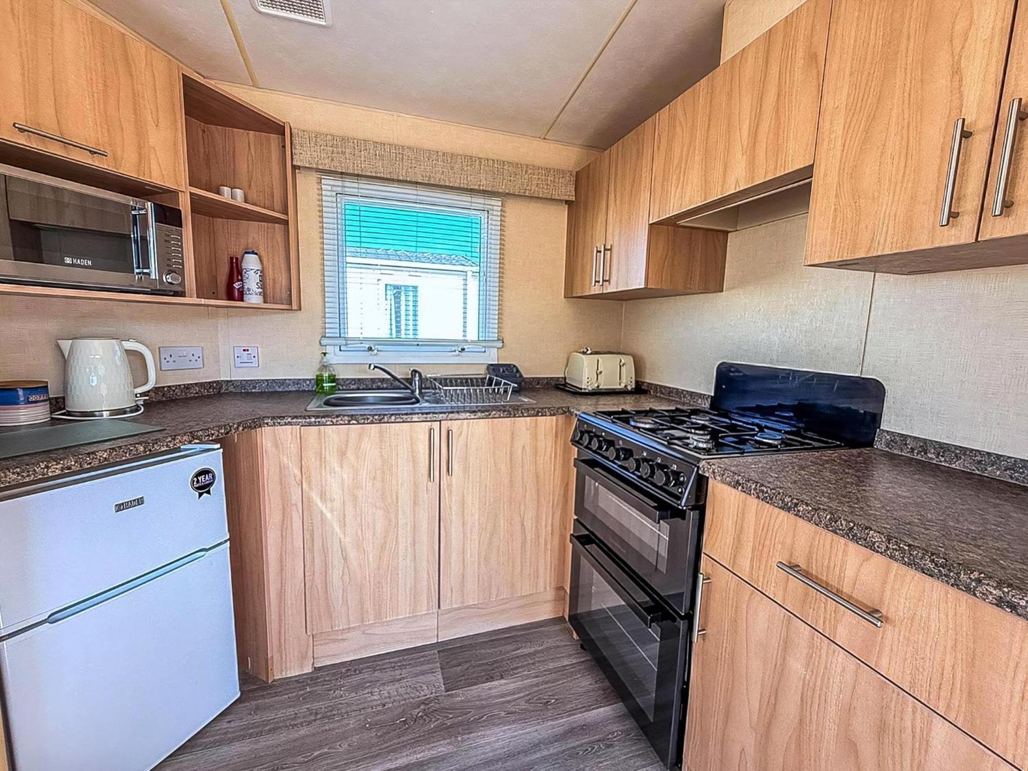 Campsite Lovely 6 Berth Caravan Nearby In Norfolk Ref 23071t Hunstanton