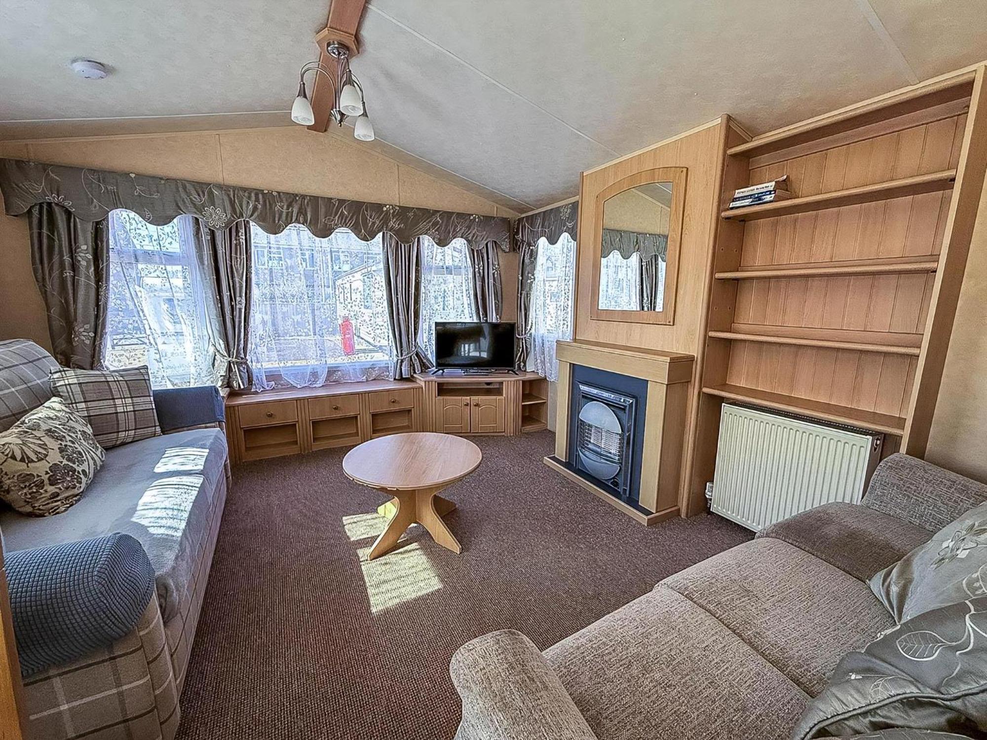 4 Berth Nearby In Norfolk Ref 13018l Hunstanton