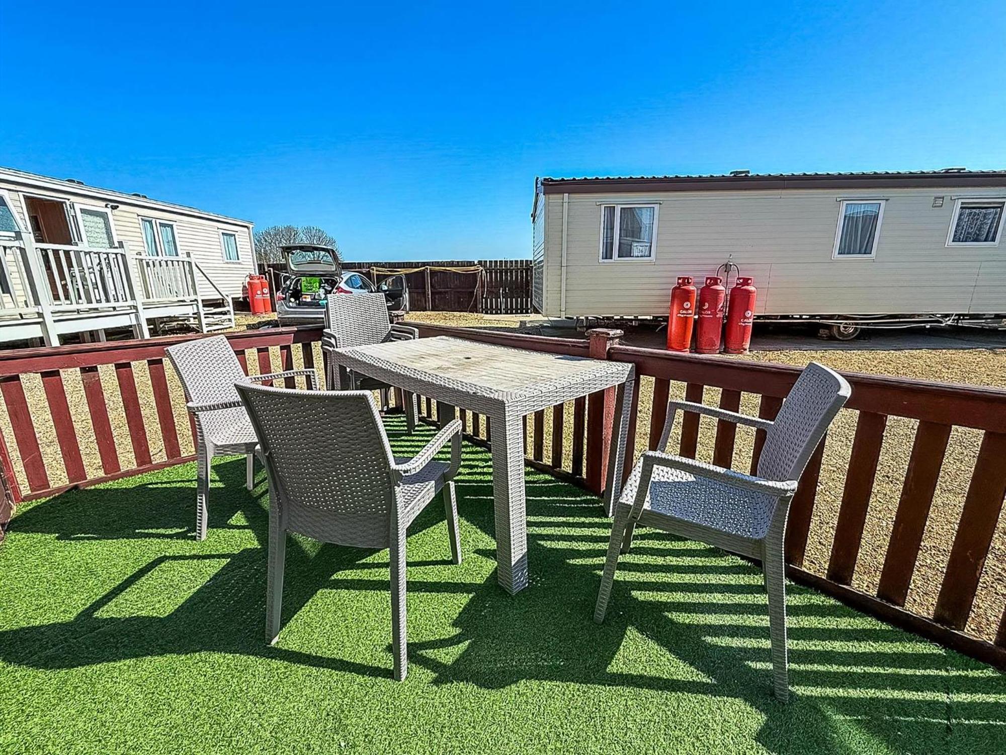 5 Berth Dog Friendly In By The Ref 13015rn * Hunstanton
