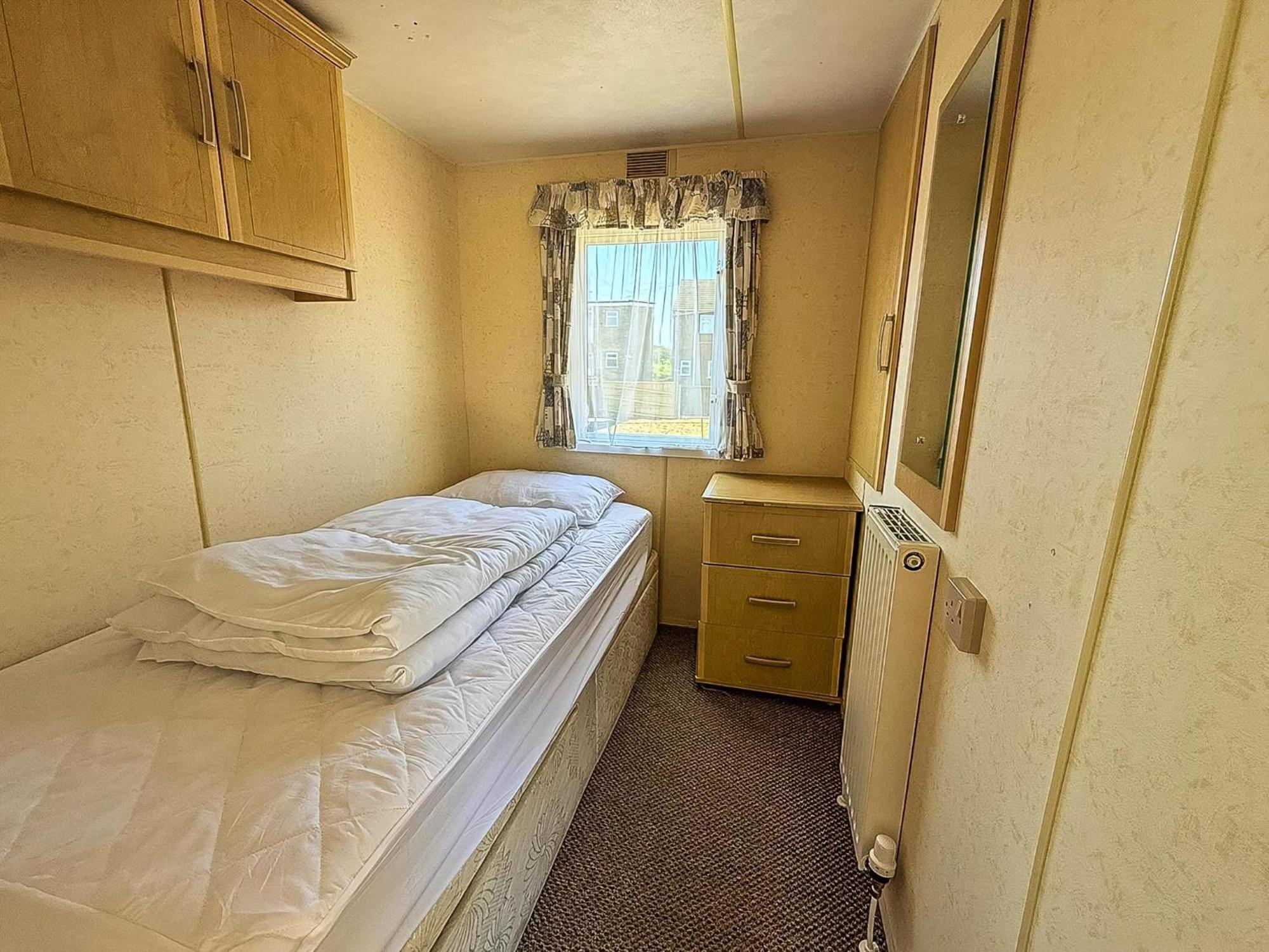 Wheelchair Friendly Caravan For Hire Norfolk Near The Ref 13016l Campsite Hunstanton