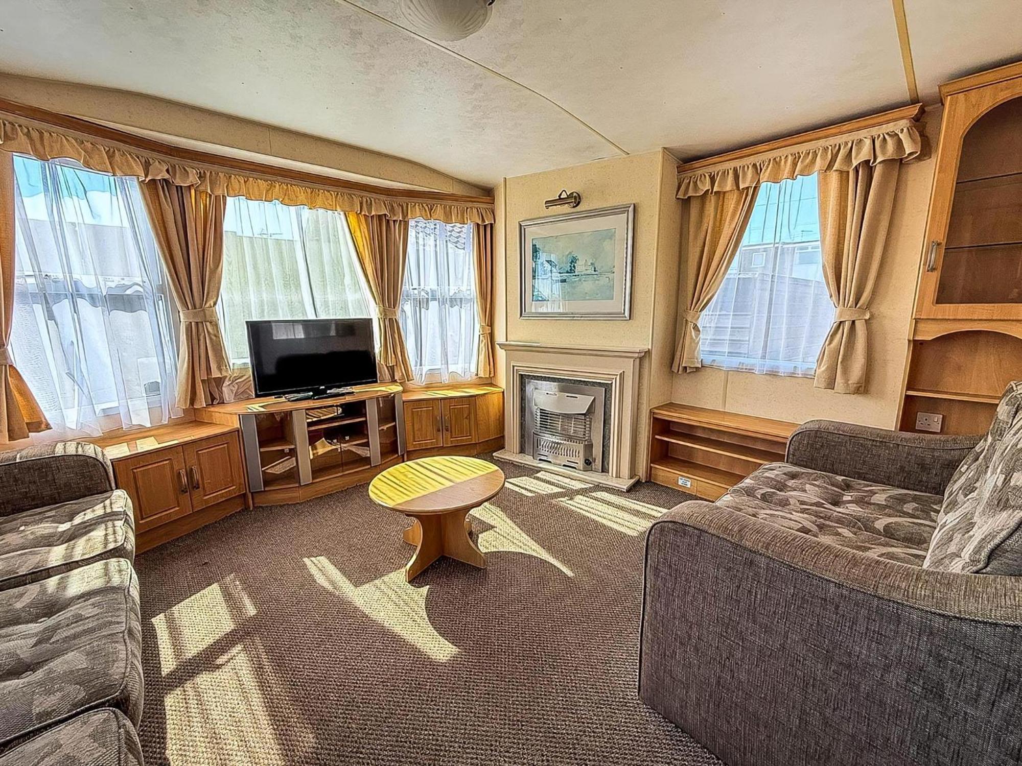 Wheelchair Friendly Caravan For Hire Norfolk Near The Ref 13016l *