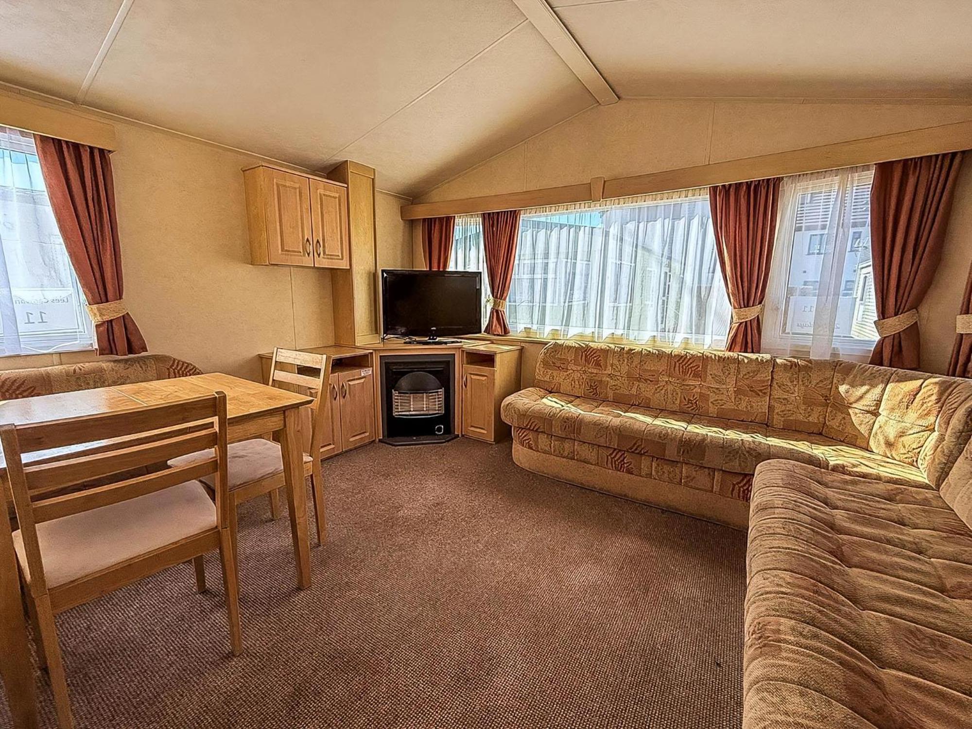 6 Berth Pet Friendly Static Caravan By Ref 13011l Campsite *